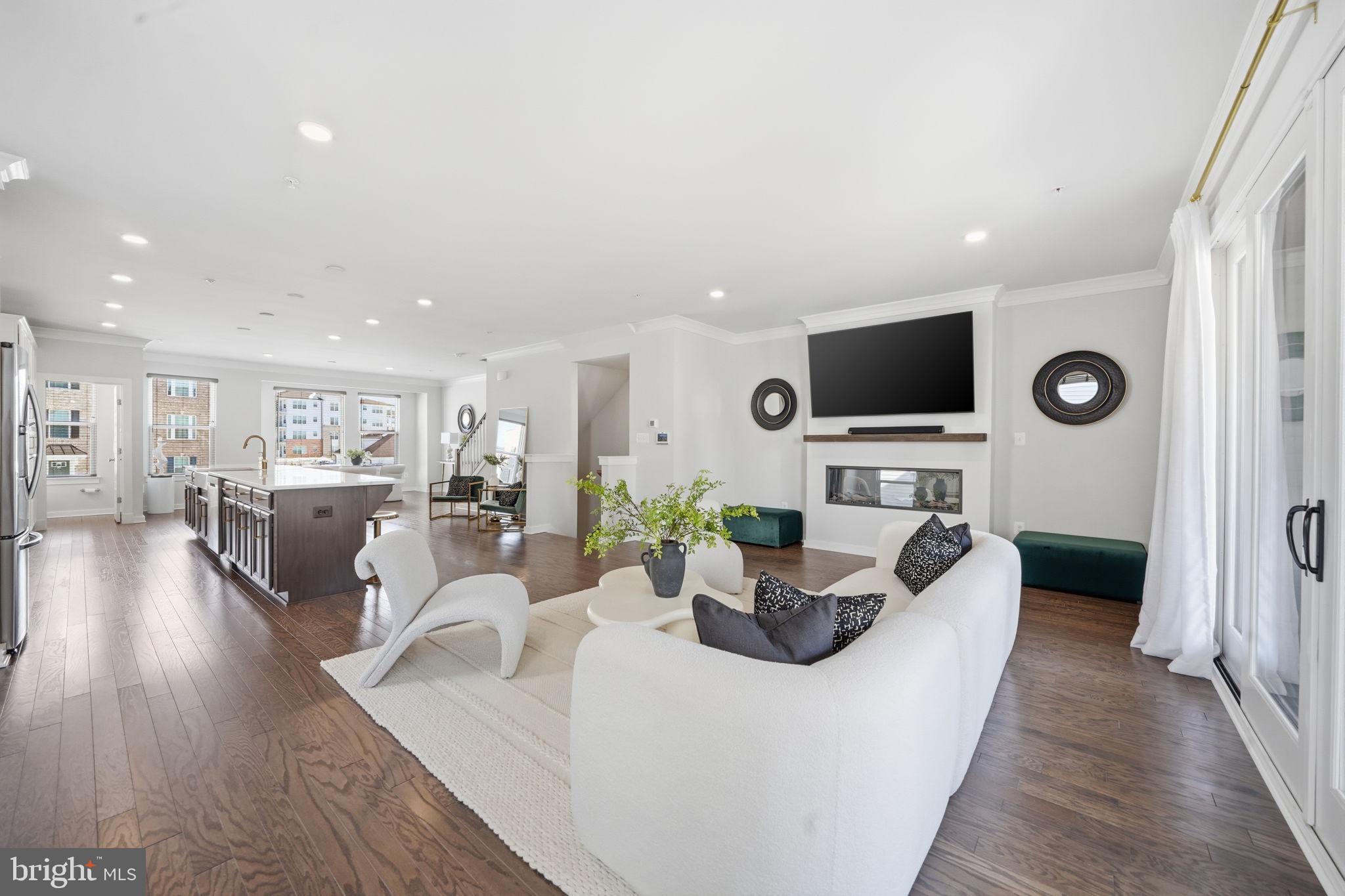 SOUTHLAKE - Residential