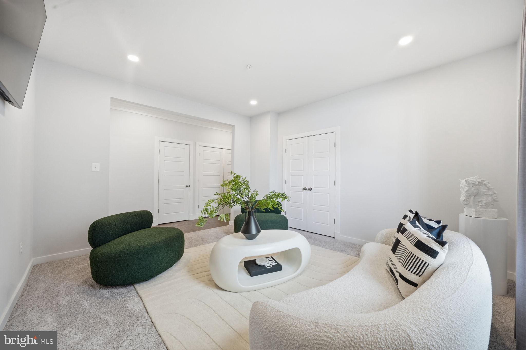 SOUTHLAKE - Residential