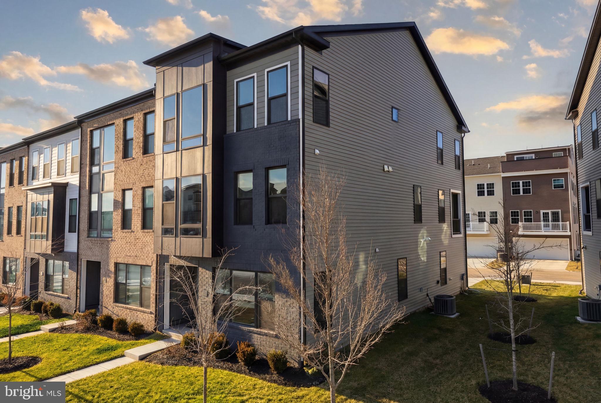 217 SUMMIT POINT BOULEVARD