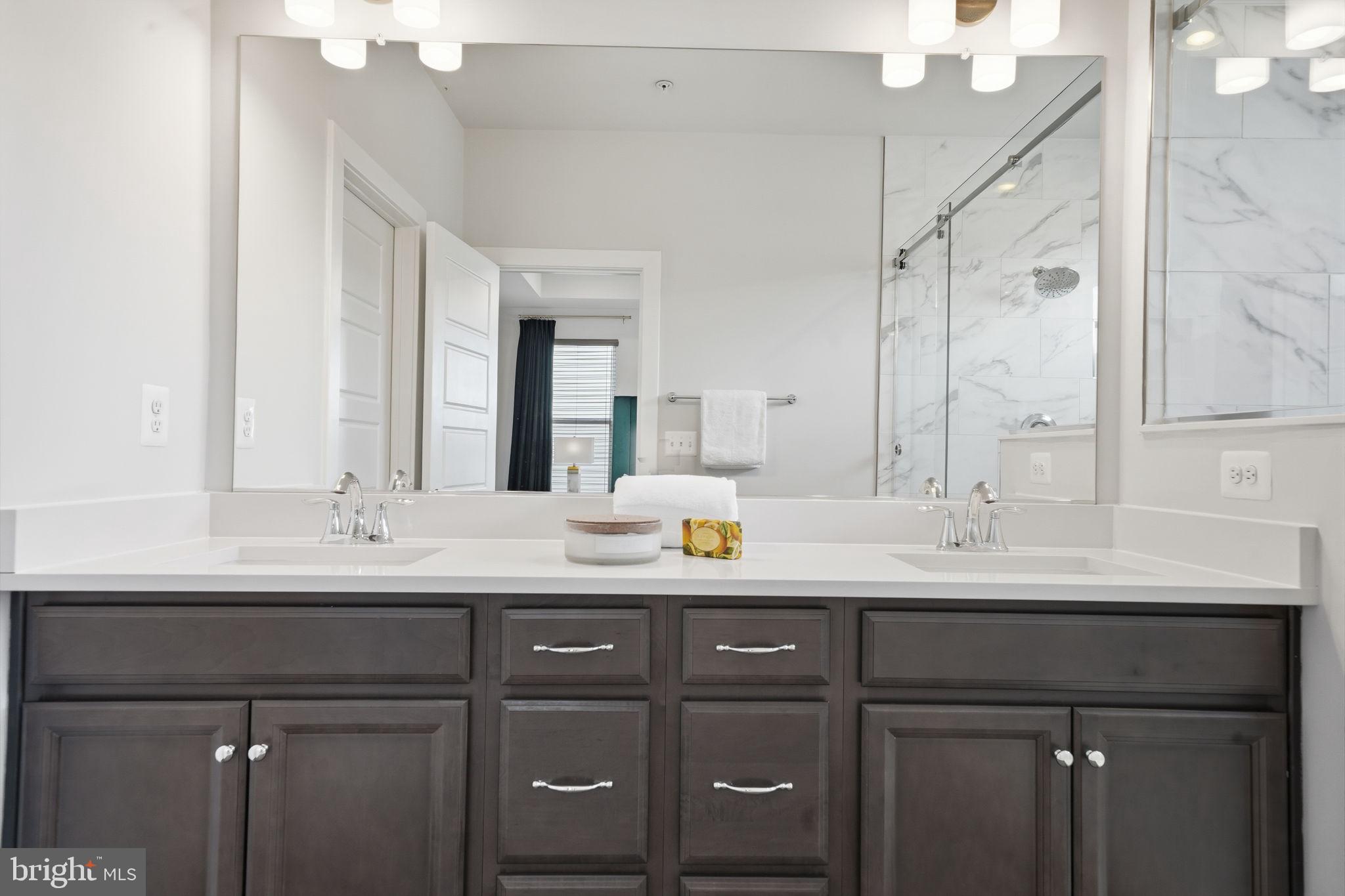 SOUTHLAKE - Residential