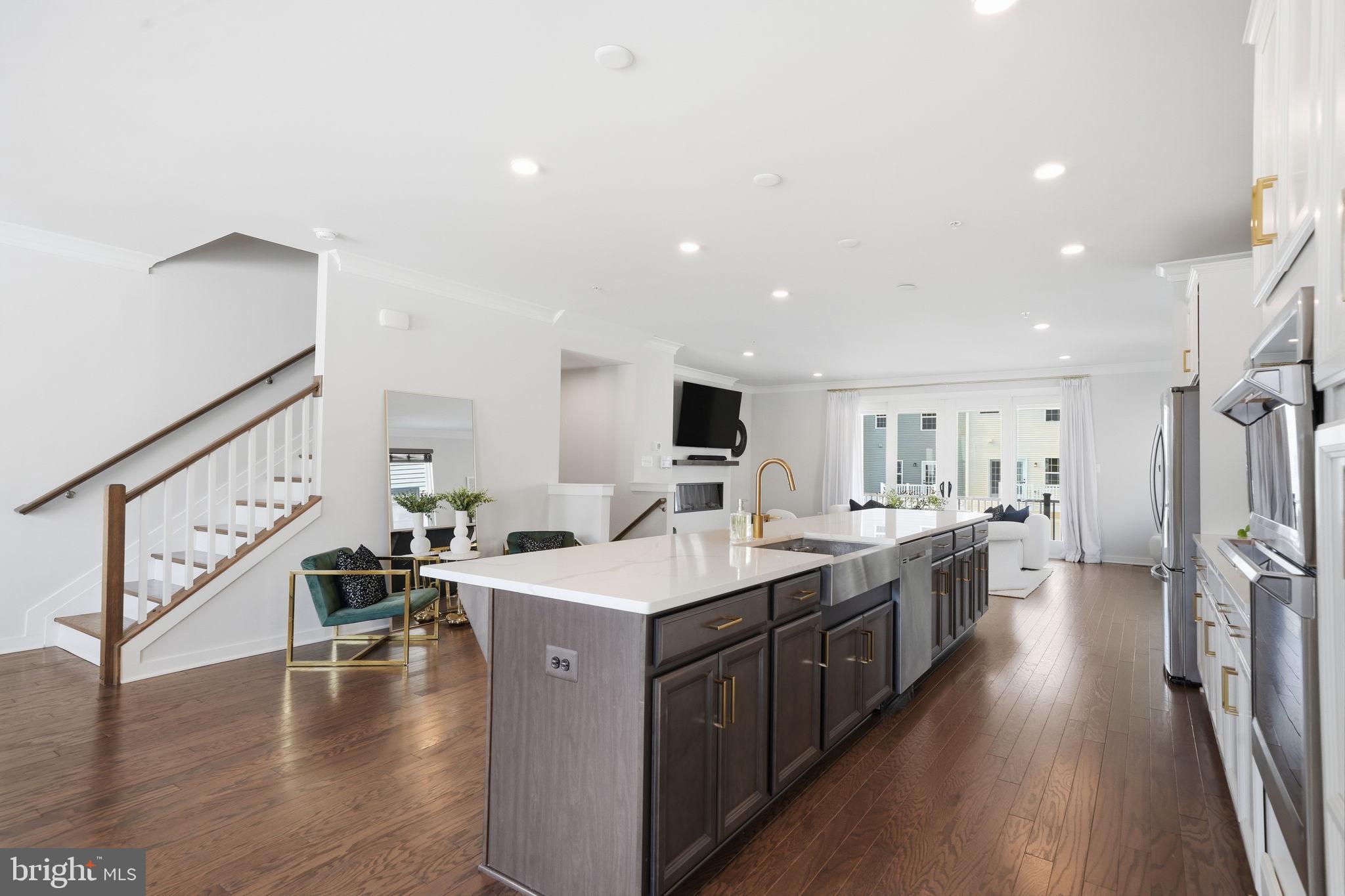 SOUTHLAKE - Residential