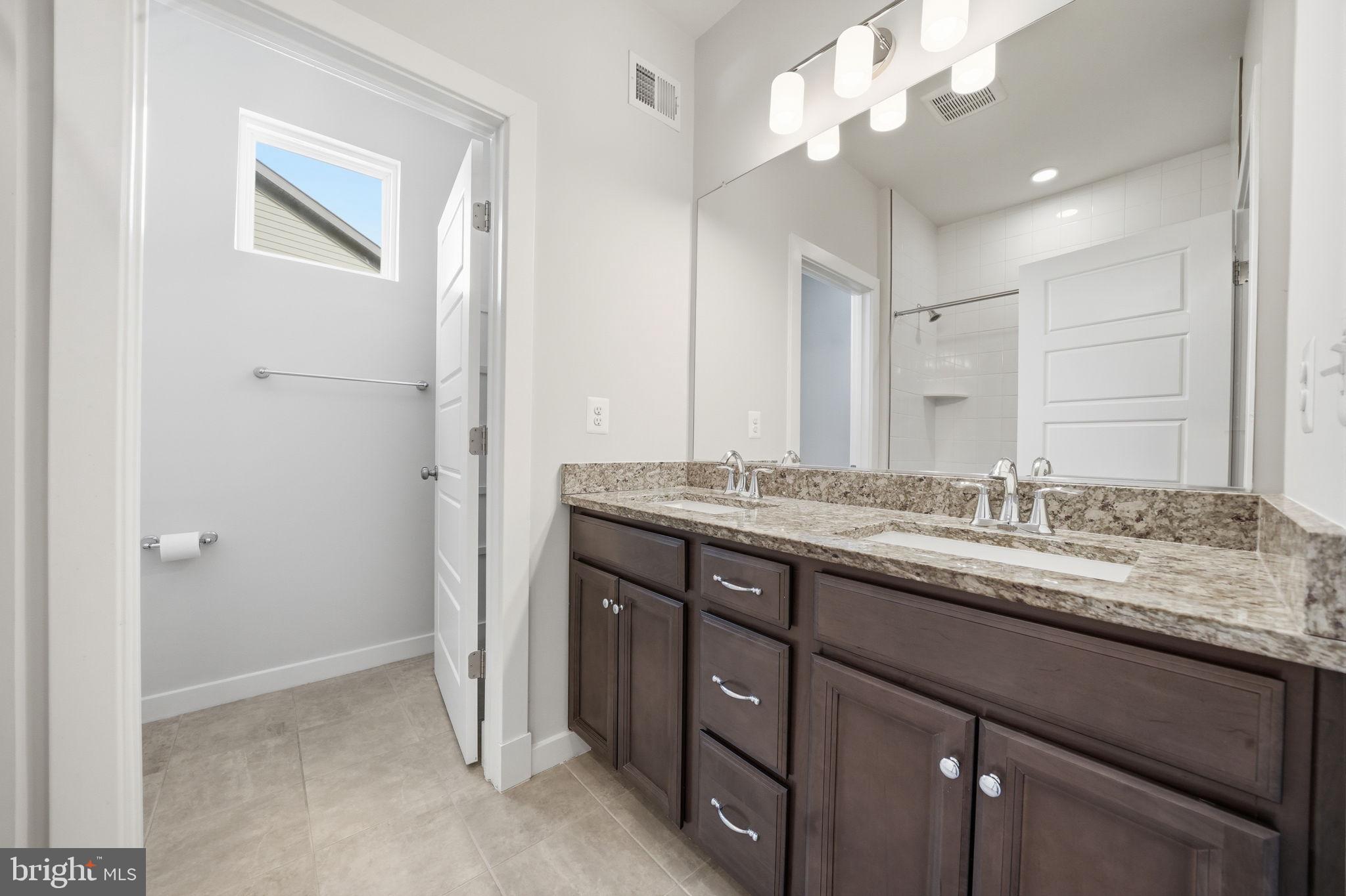 SOUTHLAKE - Residential