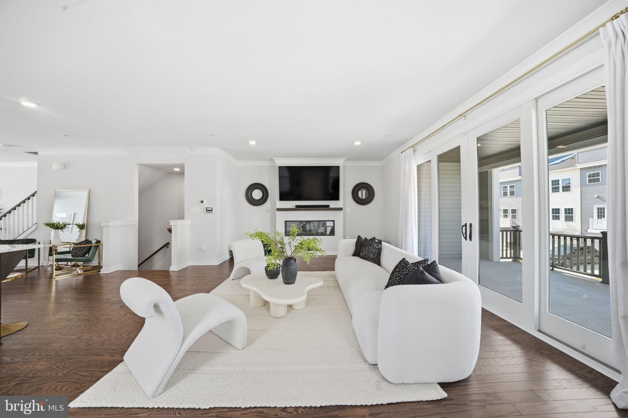 SOUTHLAKE - Residential