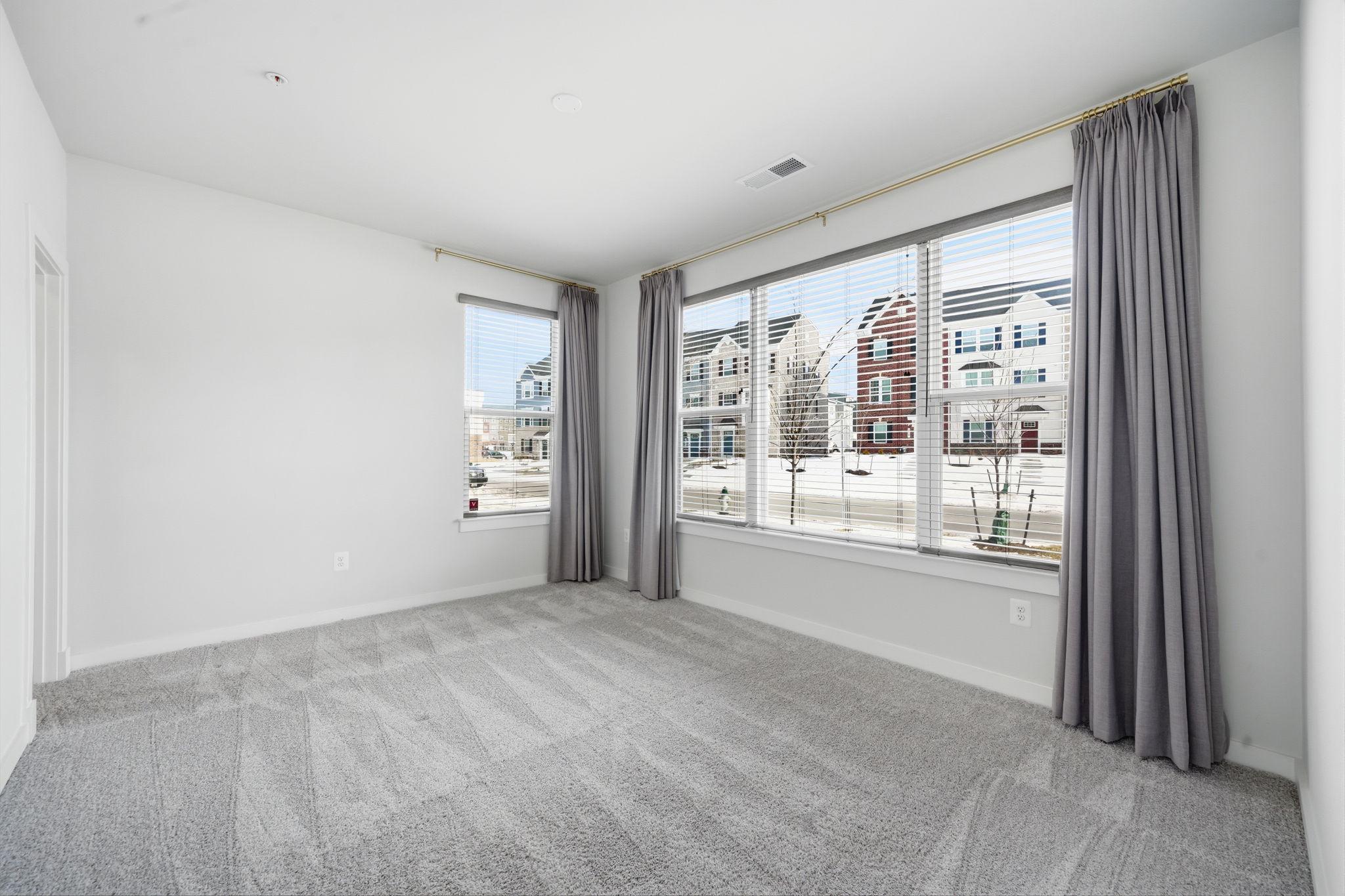 SOUTHLAKE - Residential