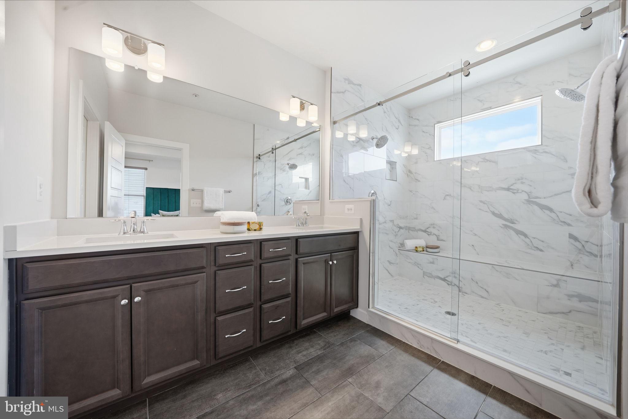 SOUTHLAKE - Residential