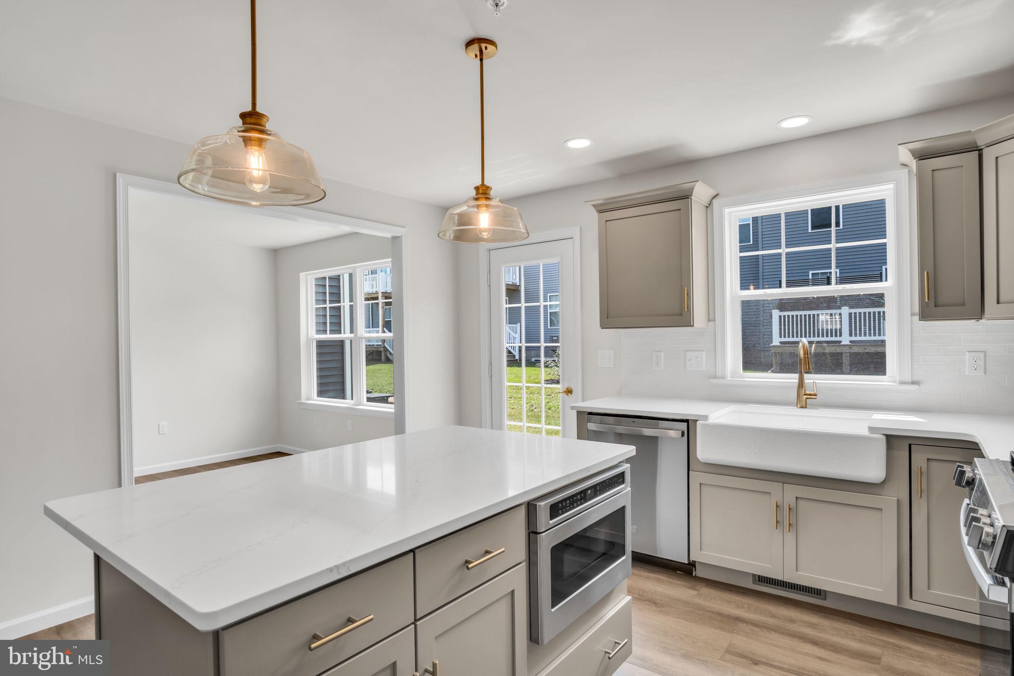 MAYAPPLE WOODS - Residential