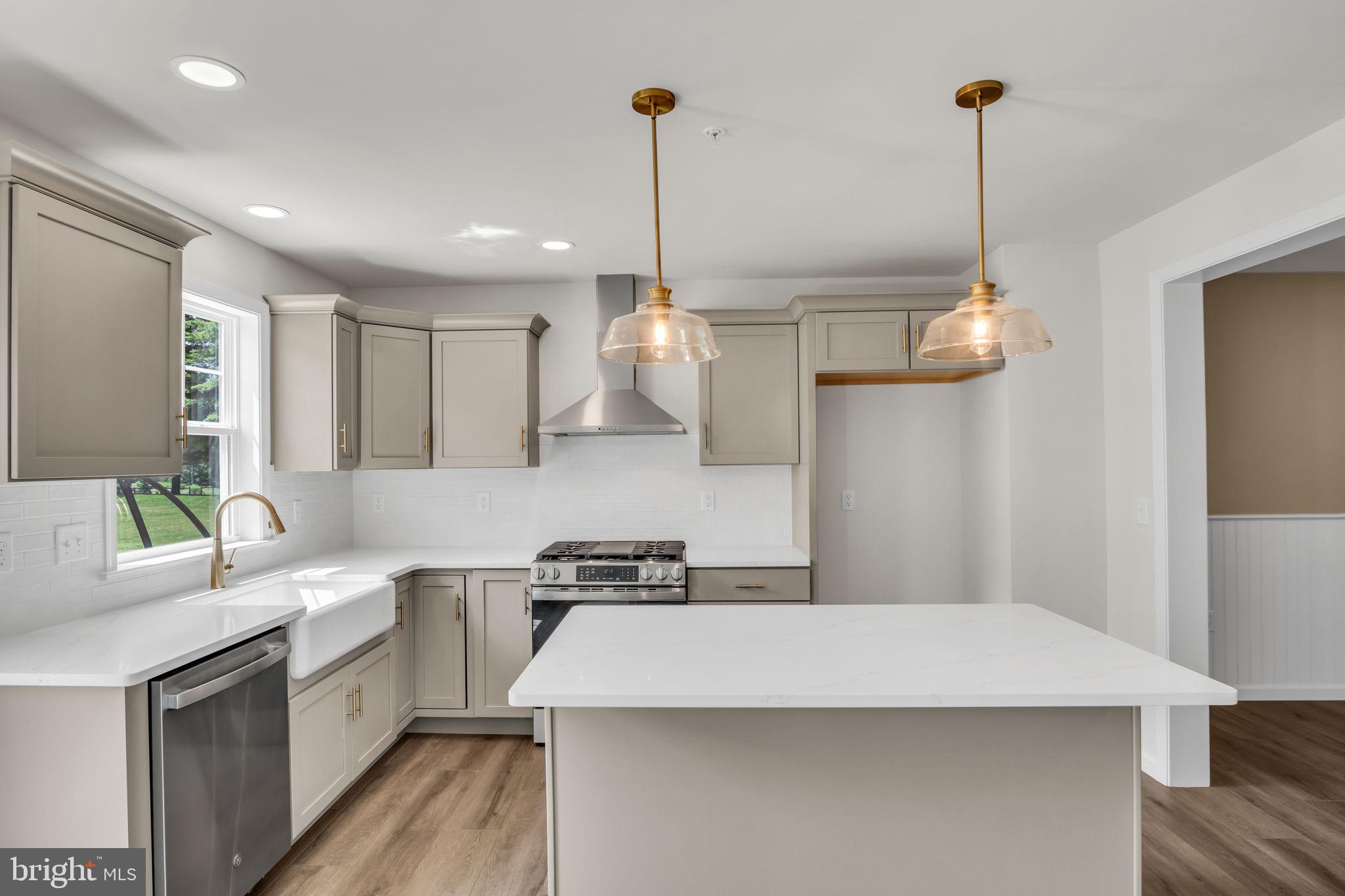 MAYAPPLE WOODS - Residential