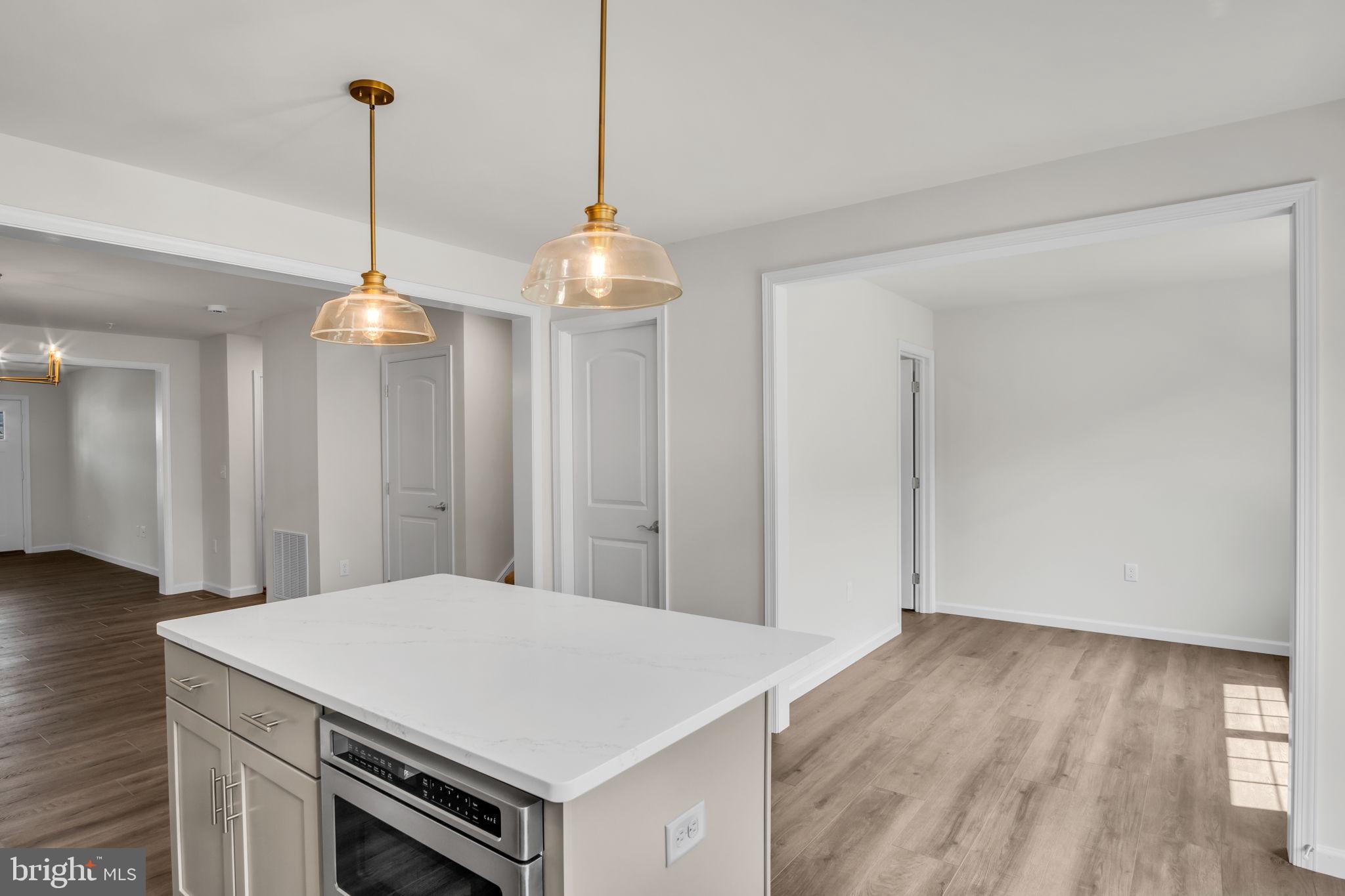 MAYAPPLE WOODS - Residential