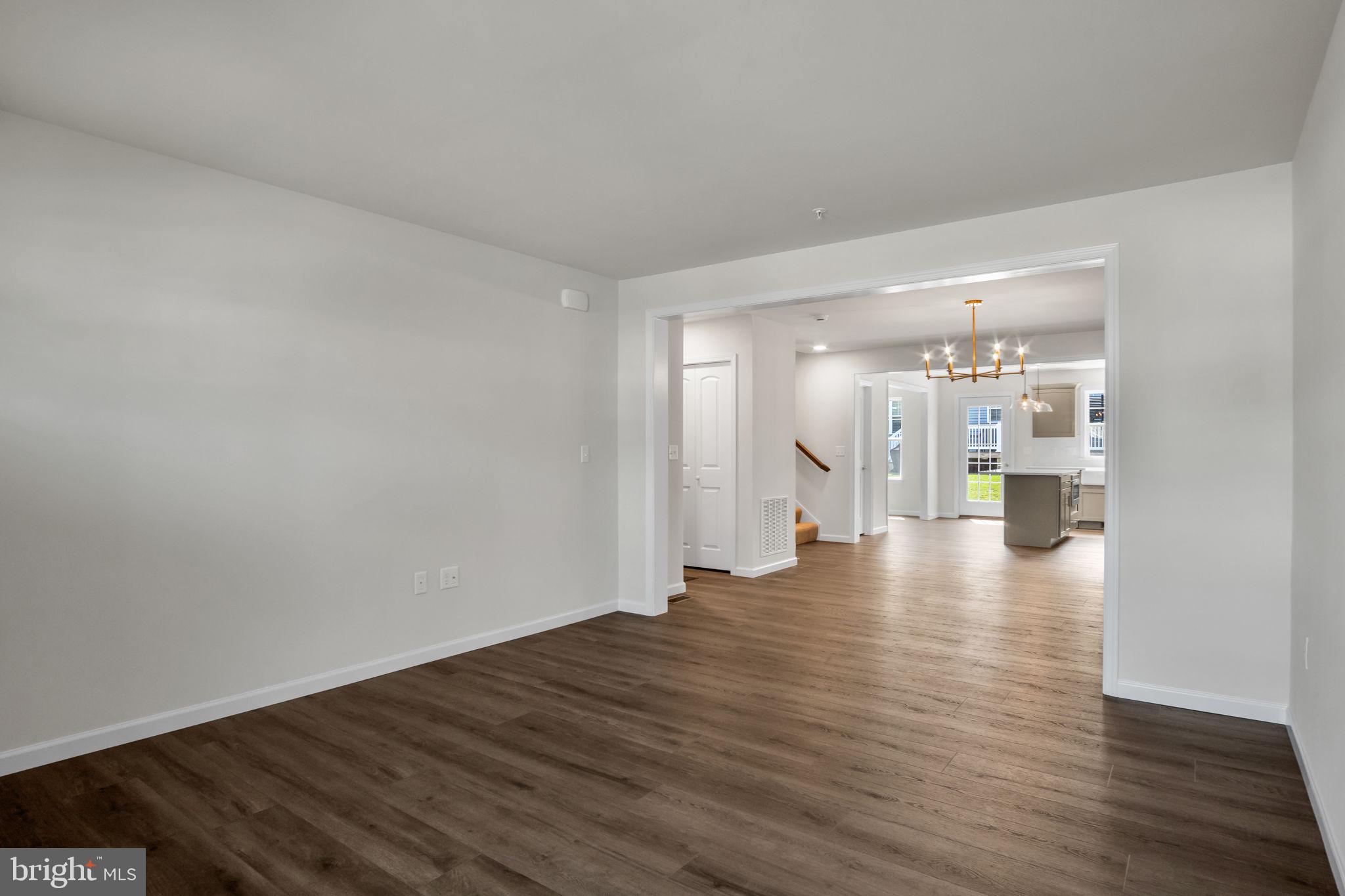 MAYAPPLE WOODS - Residential