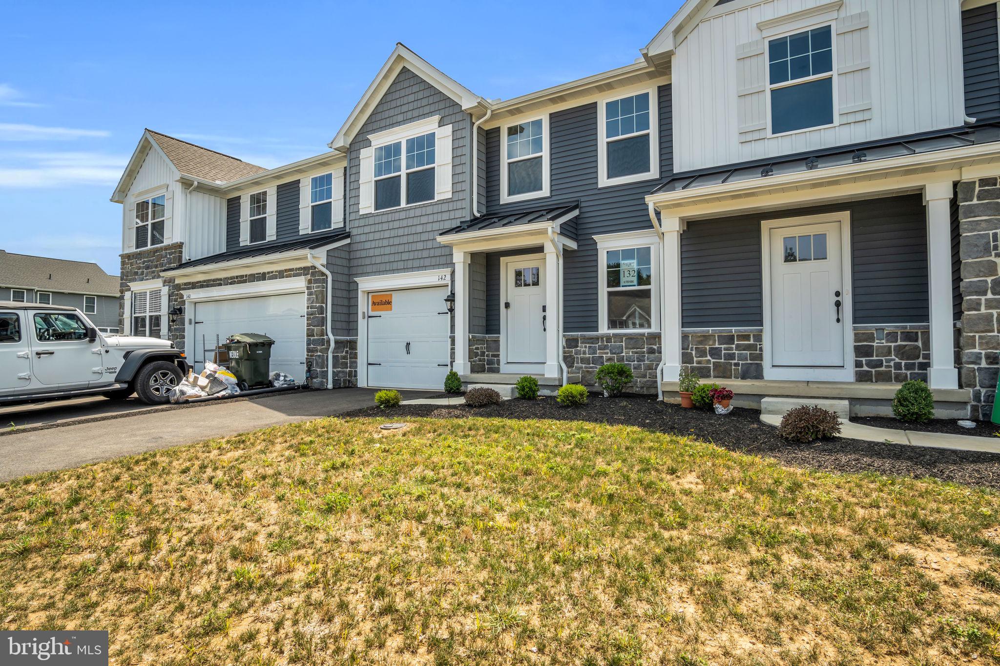 MAYAPPLE WOODS - Residential