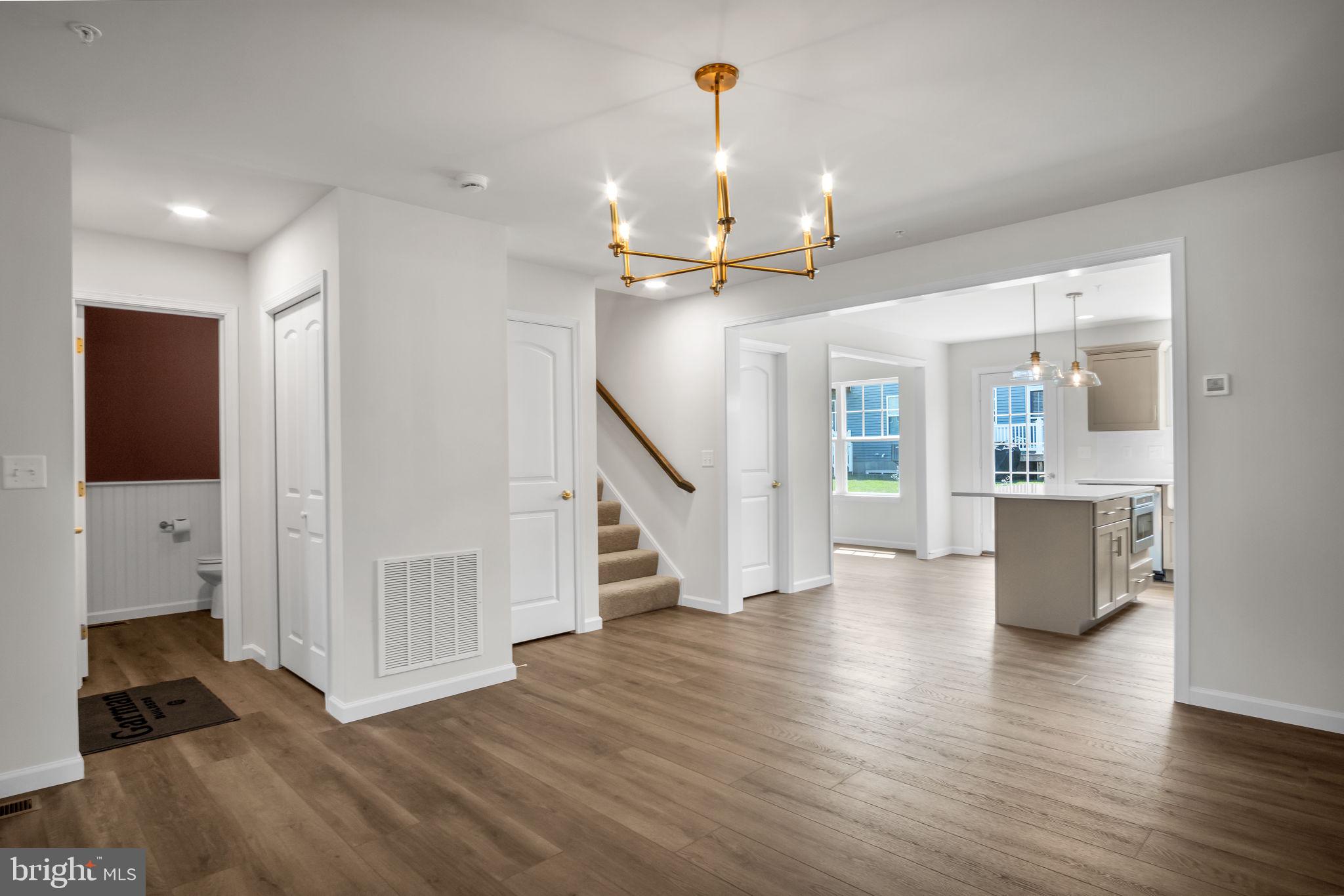 MAYAPPLE WOODS - Residential