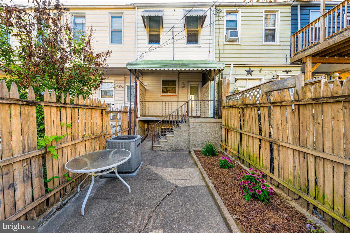 GREEKTOWN - Residential