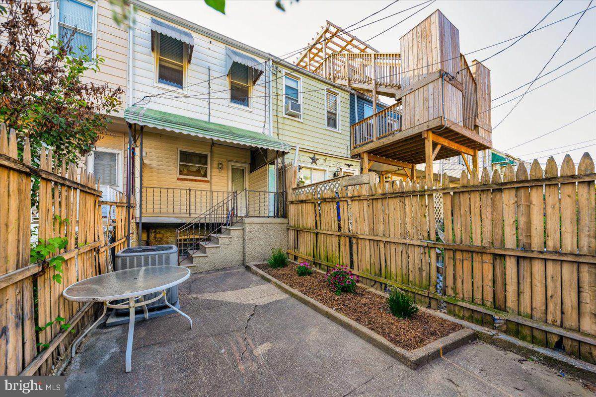 GREEKTOWN - Residential