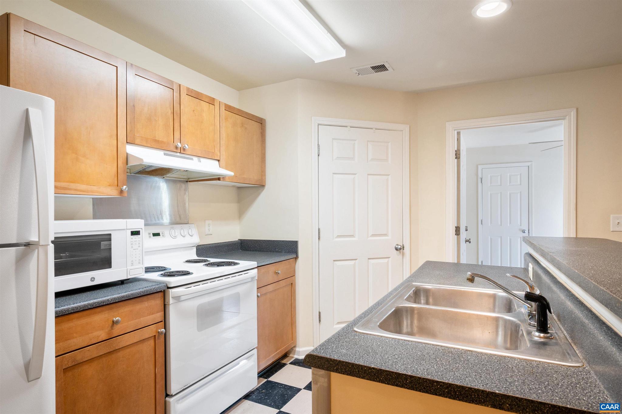 EAGLES LANDING - Residential