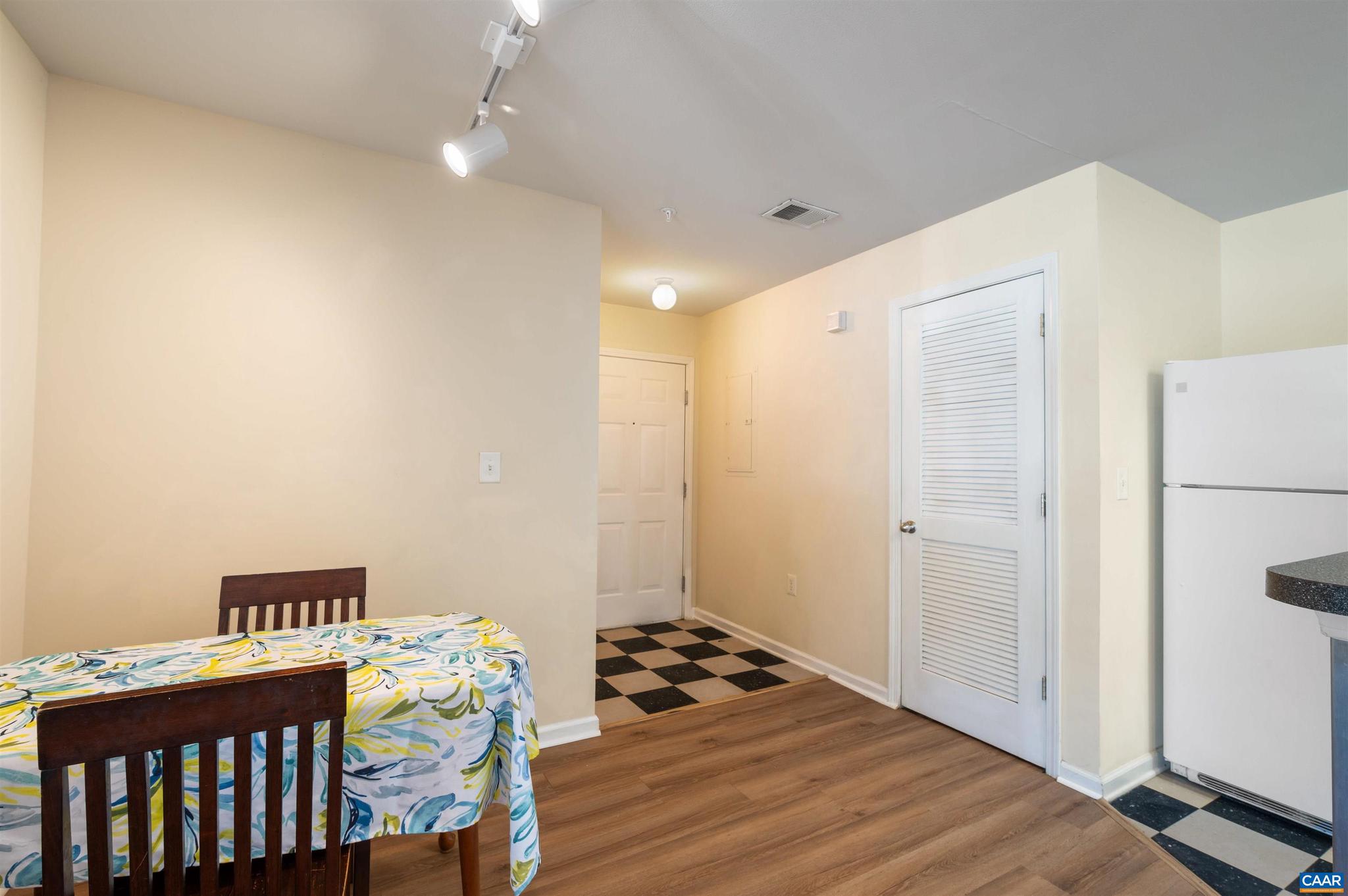 EAGLES LANDING - Residential