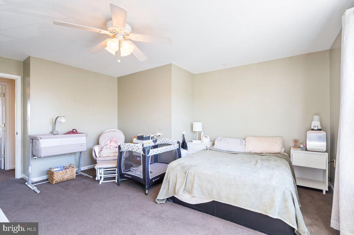 GEORGETOWN SQUARE - Residential