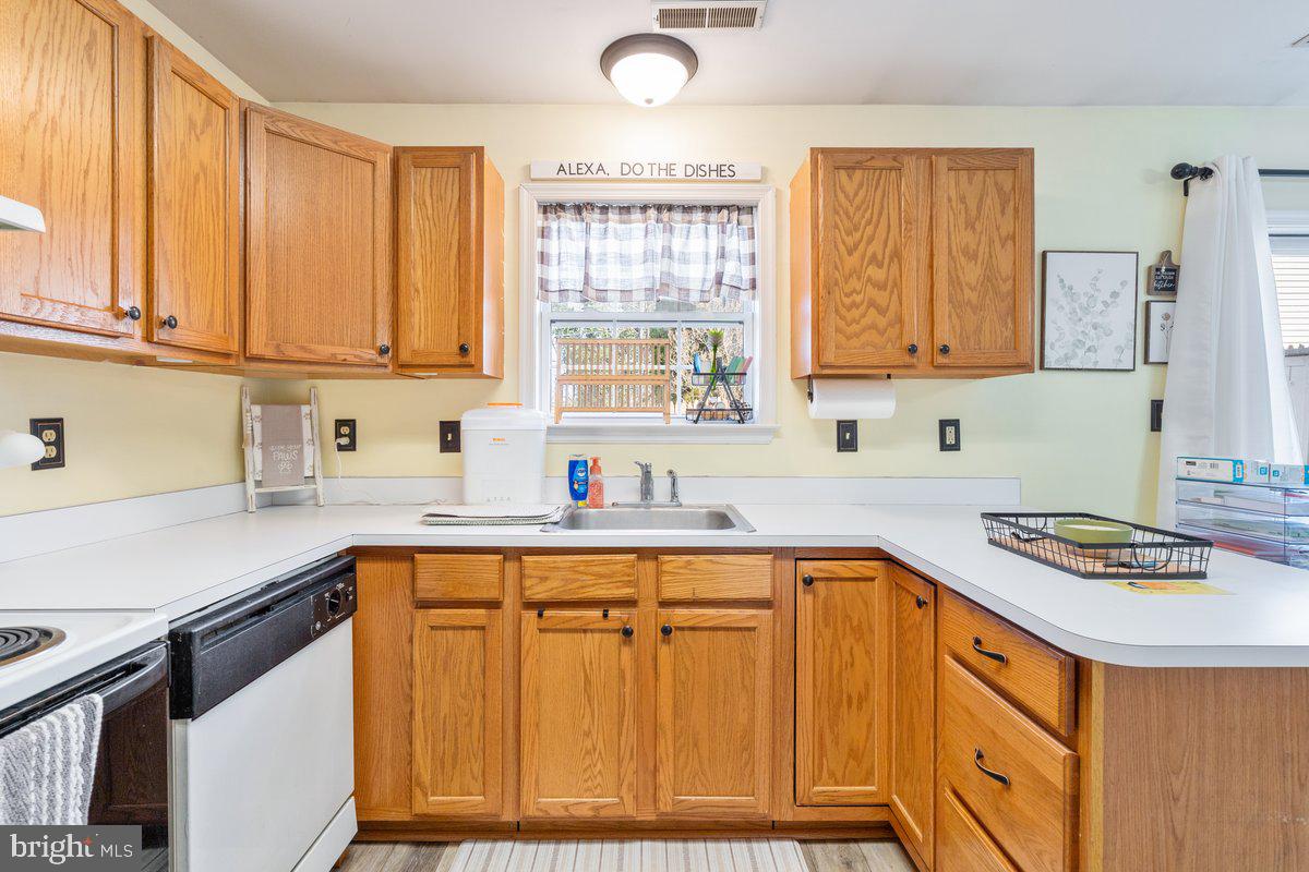 GEORGETOWN SQUARE - Residential