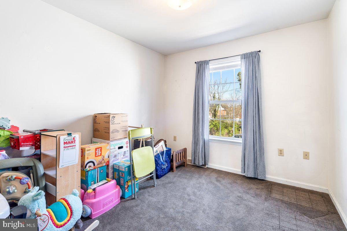 GEORGETOWN SQUARE - Residential