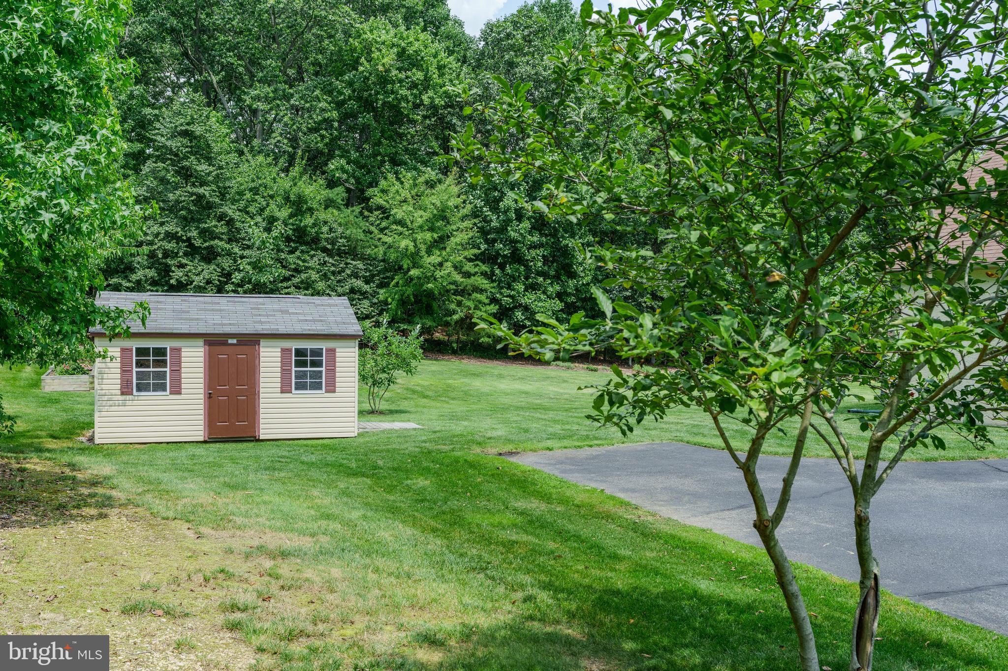 ESTATES AT AUTUMN WOODS - Residential
