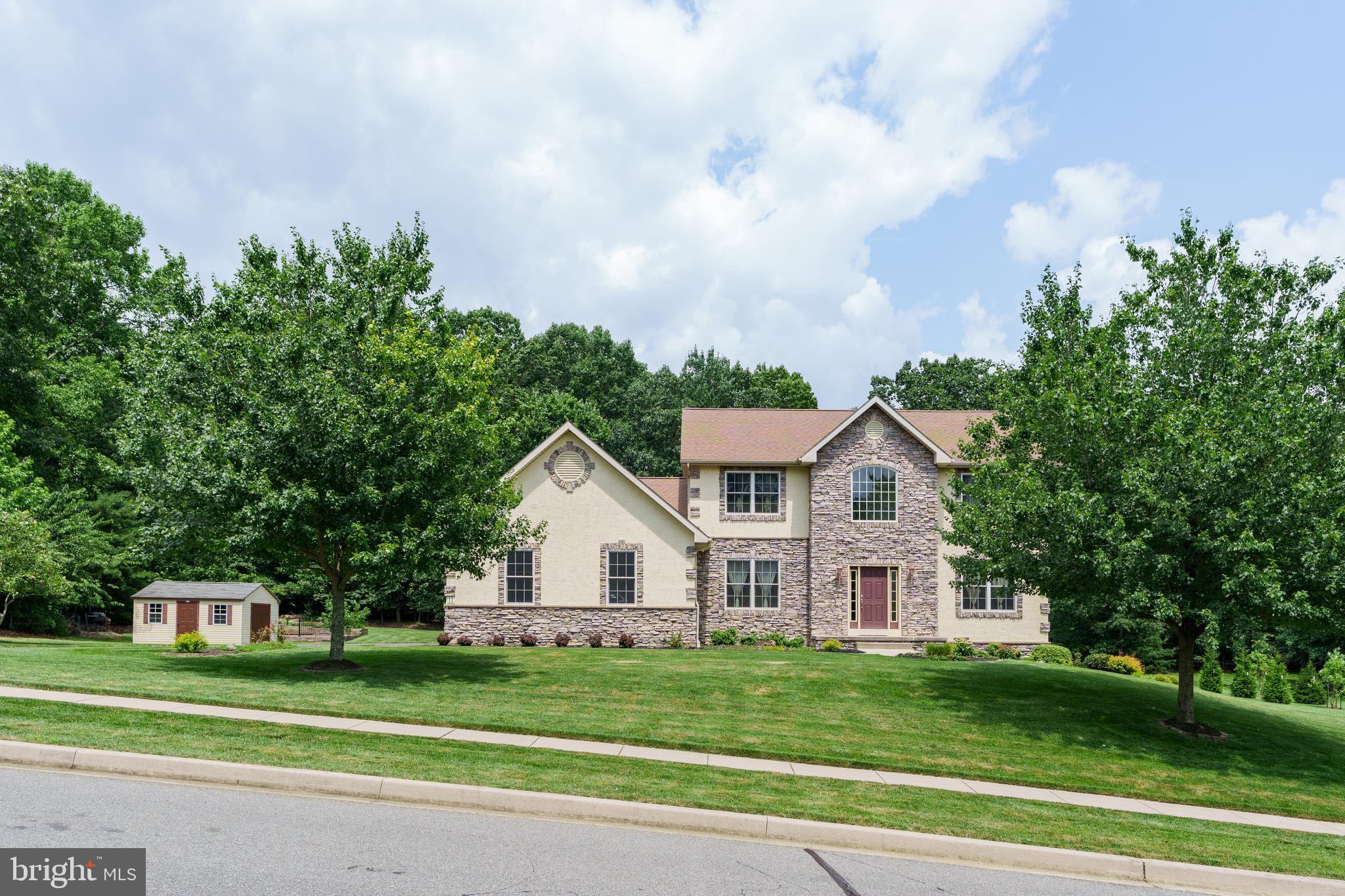 ESTATES AT AUTUMN WOODS - Residential