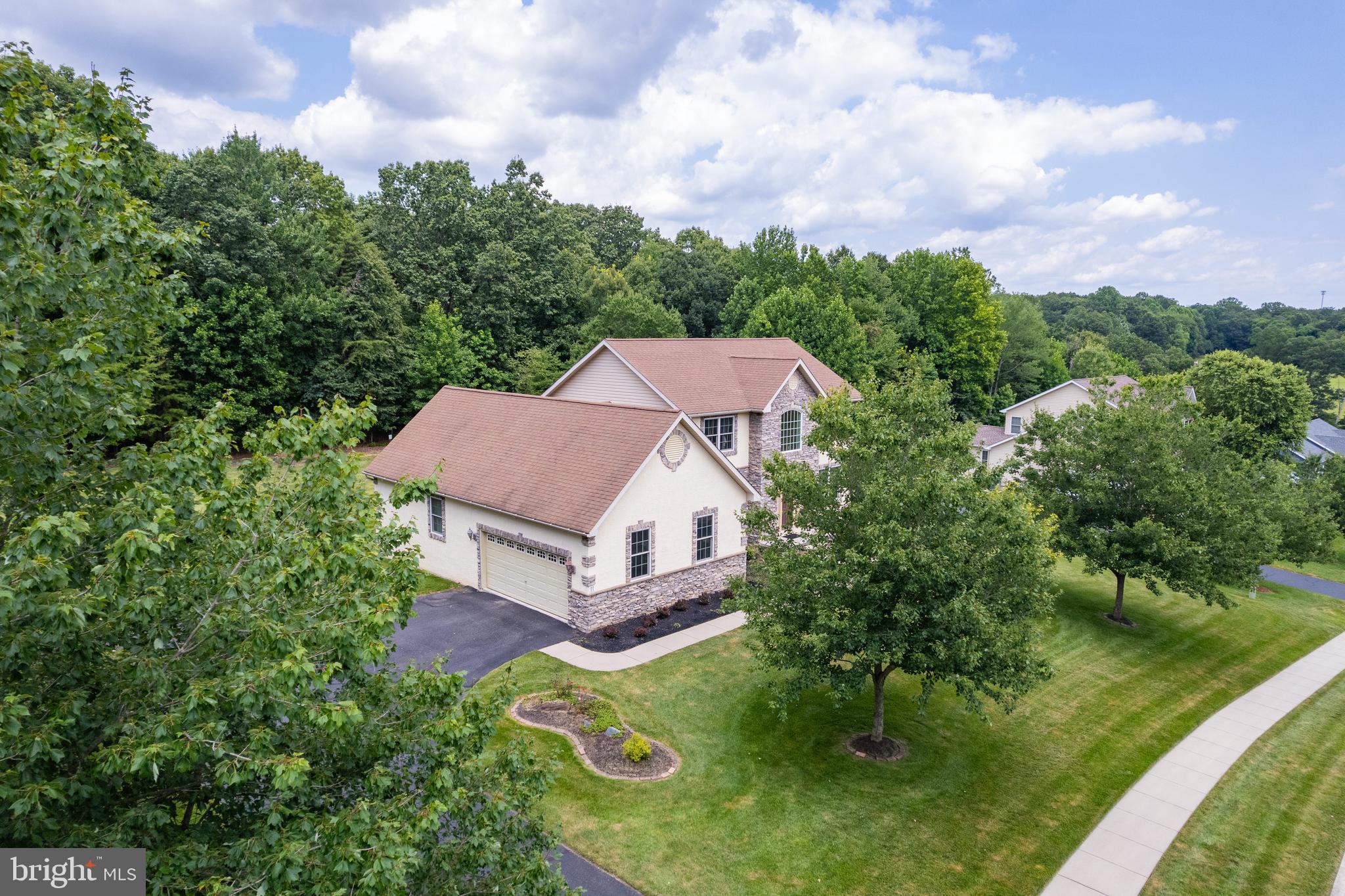 ESTATES AT AUTUMN WOODS - Residential