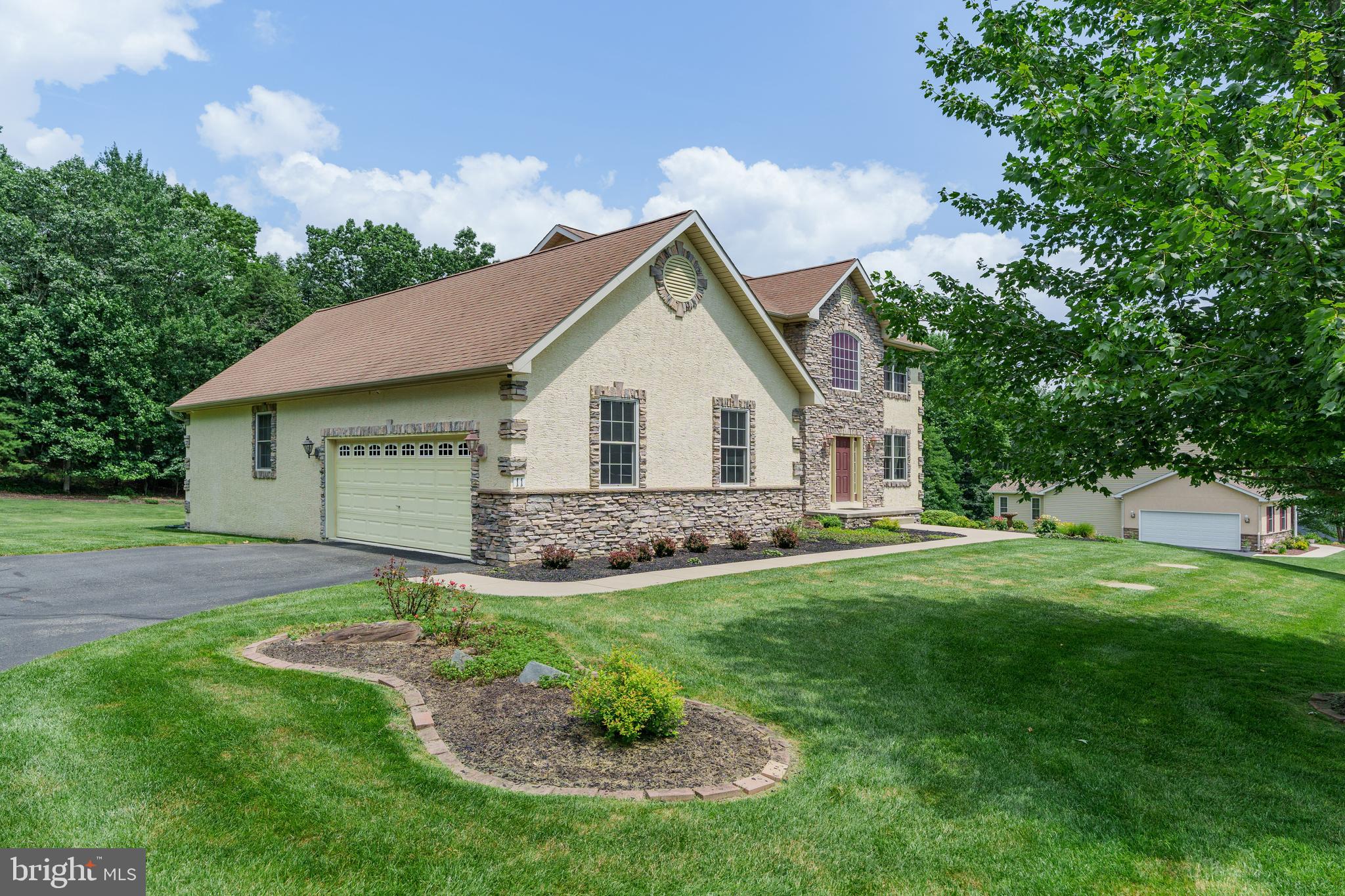ESTATES AT AUTUMN WOODS - Residential