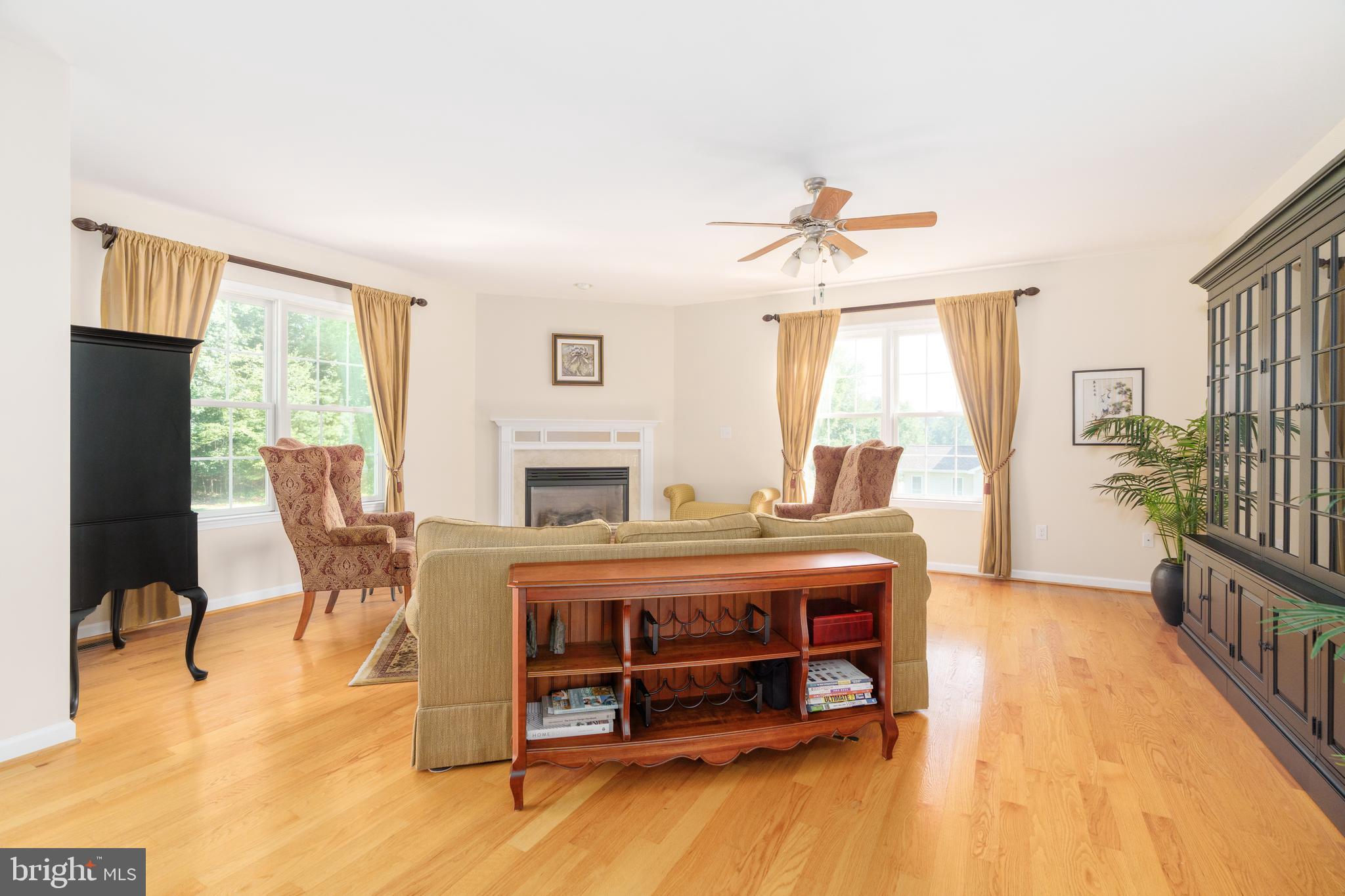 ESTATES AT AUTUMN WOODS - Residential