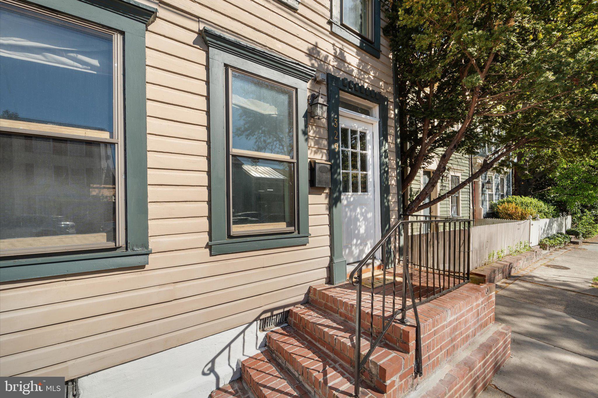 OLD TOWN ALEXANDRIA - Residential