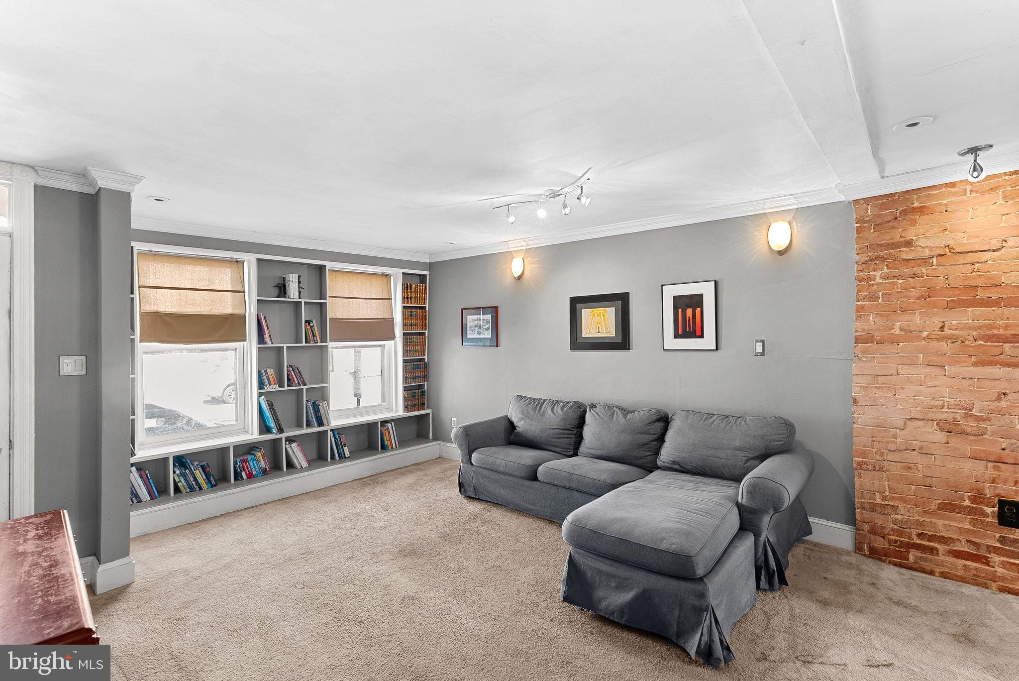 OLD TOWN ALEXANDRIA - Residential