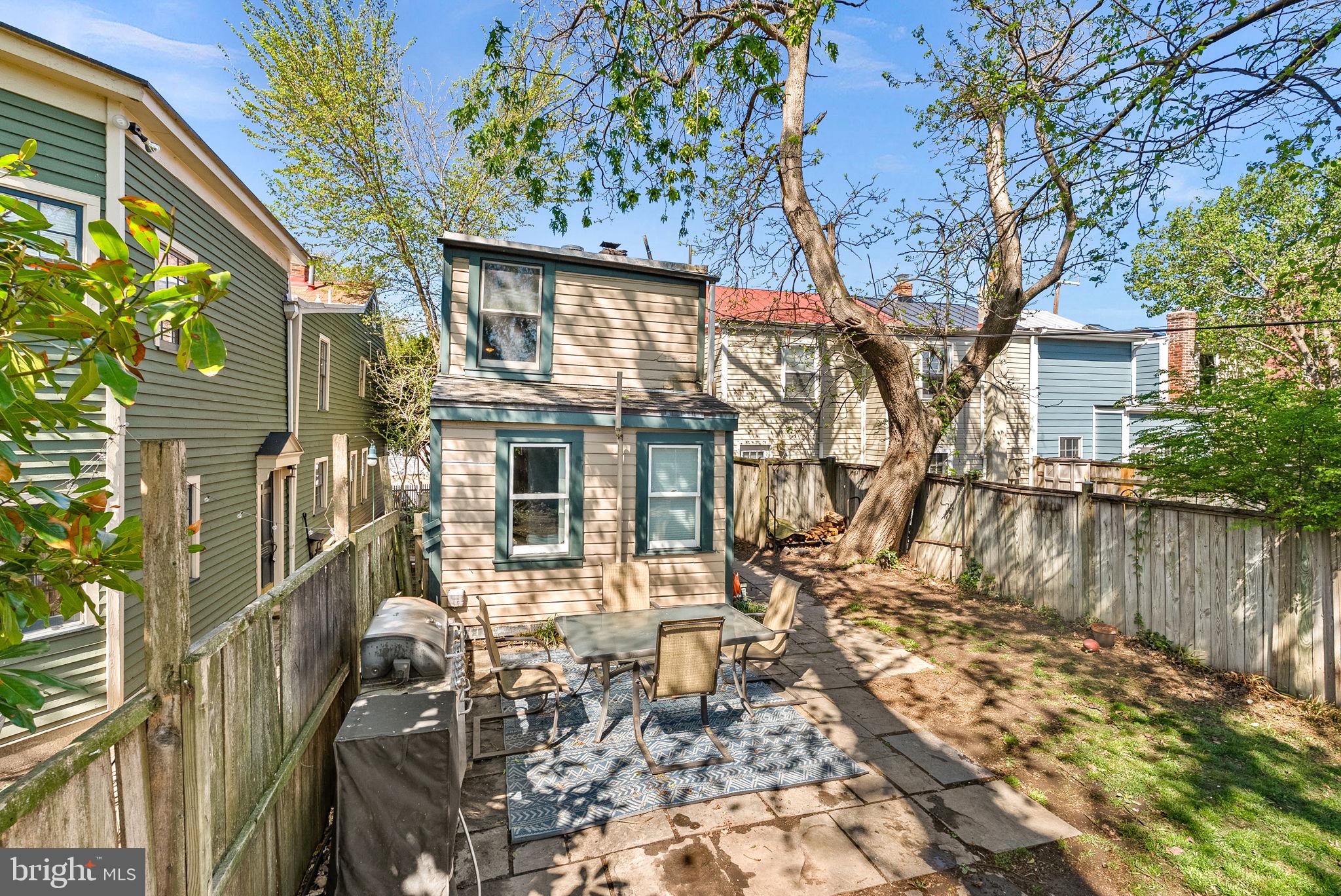 OLD TOWN ALEXANDRIA - Residential