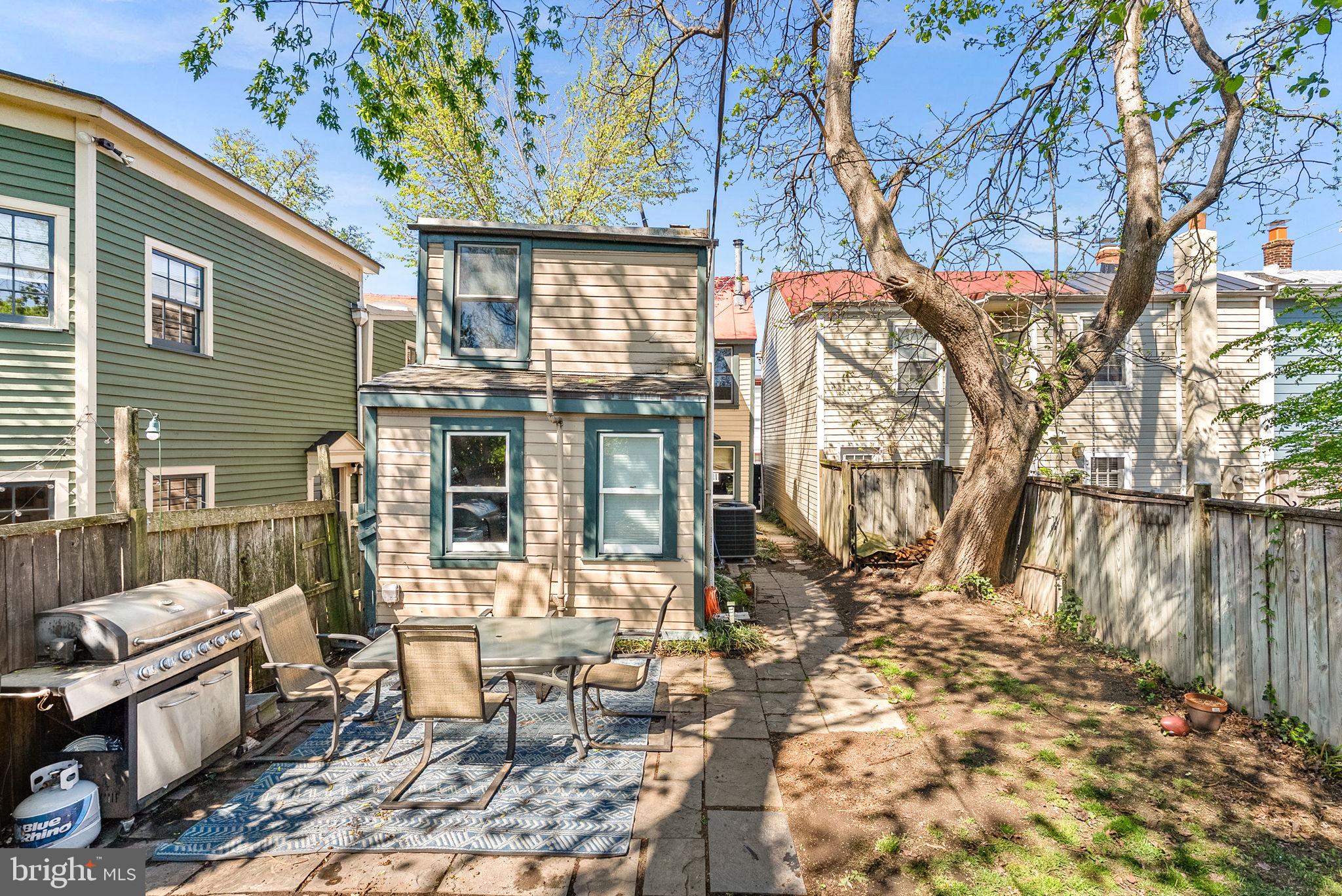 OLD TOWN ALEXANDRIA - Residential