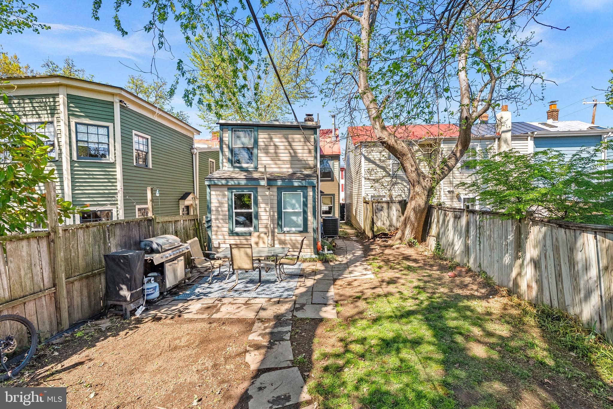 OLD TOWN ALEXANDRIA - Residential