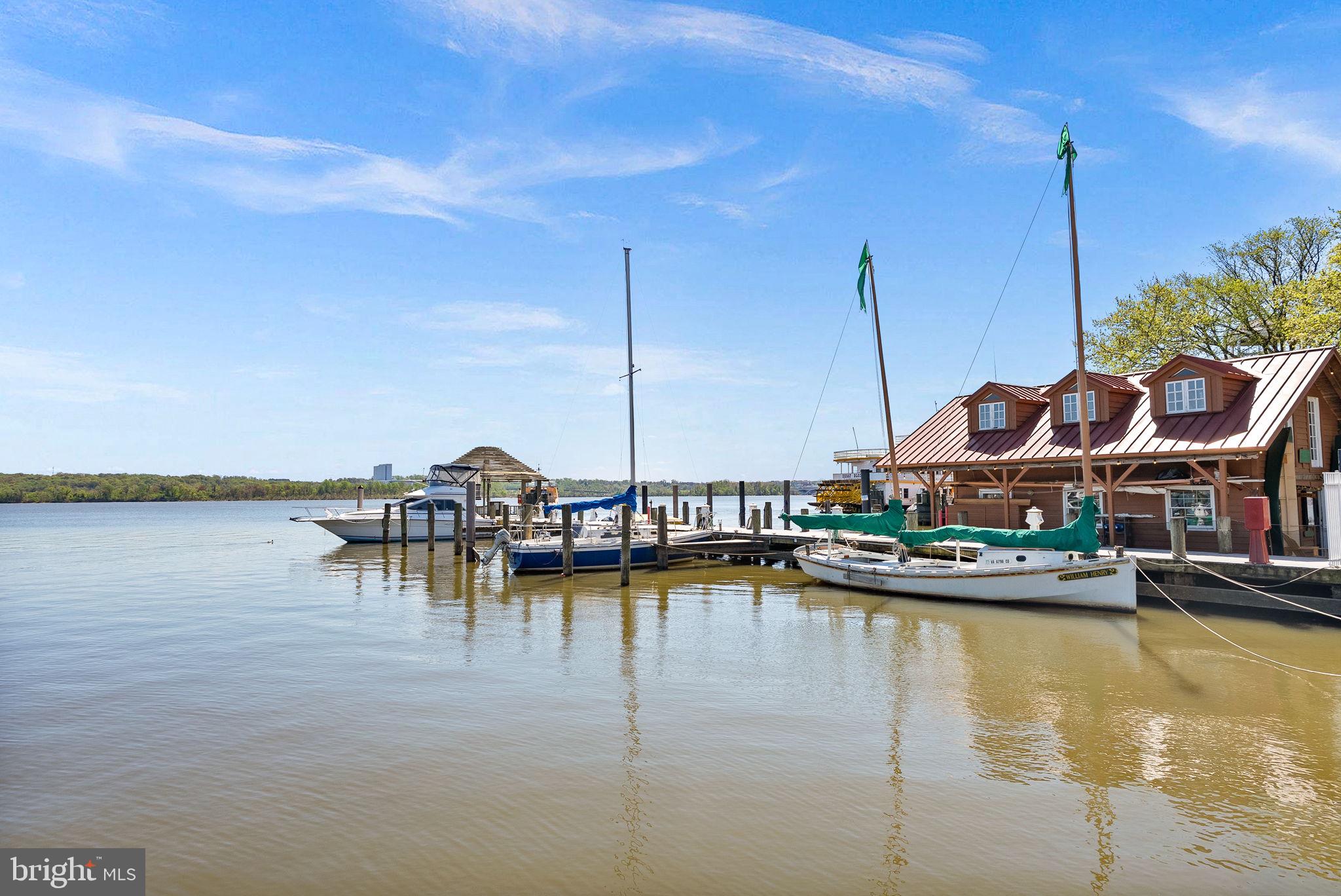 OLD TOWN ALEXANDRIA - Residential