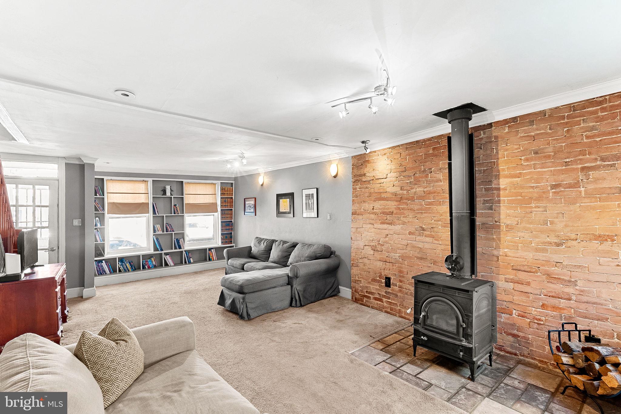 OLD TOWN ALEXANDRIA - Residential