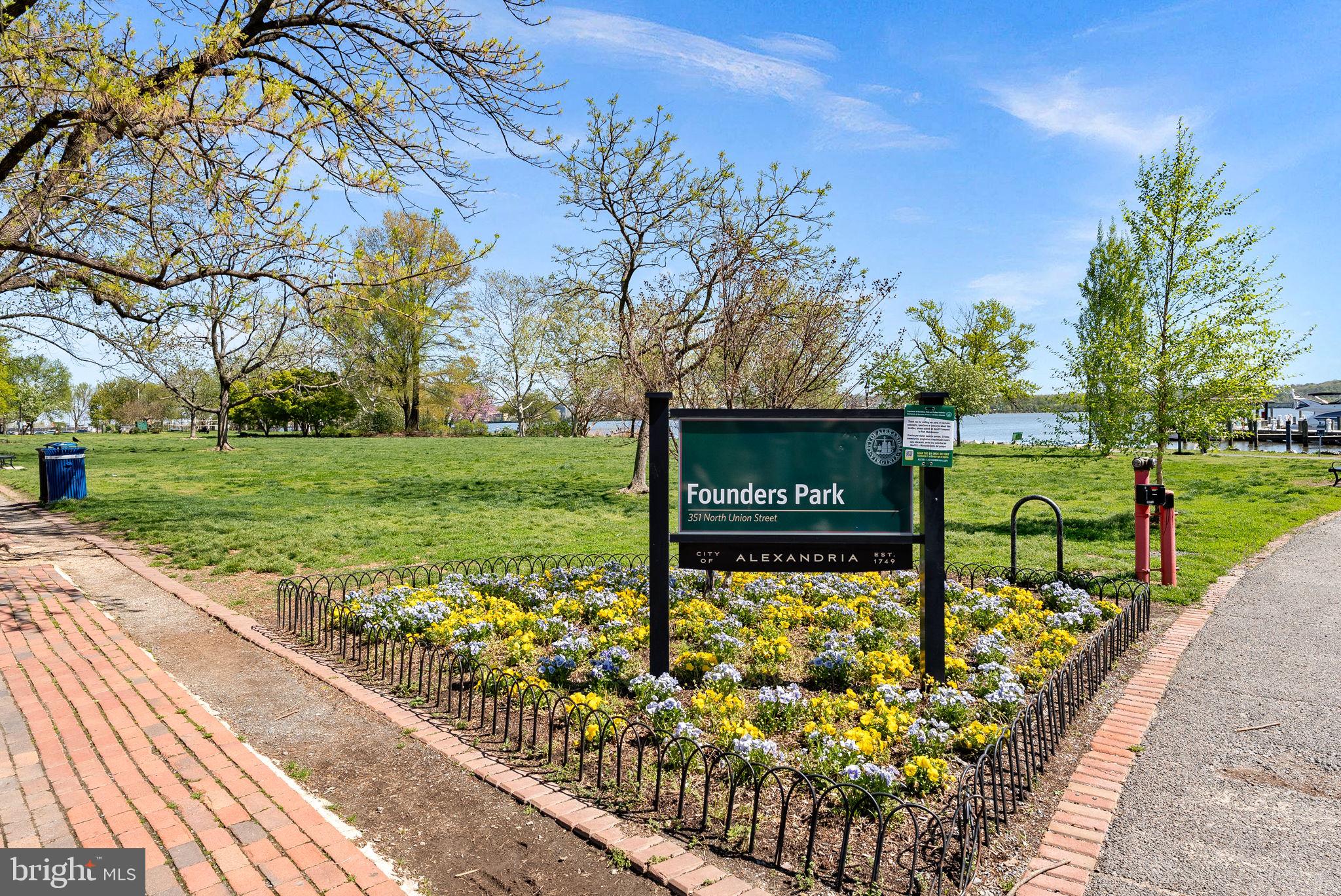 OLD TOWN ALEXANDRIA - Residential
