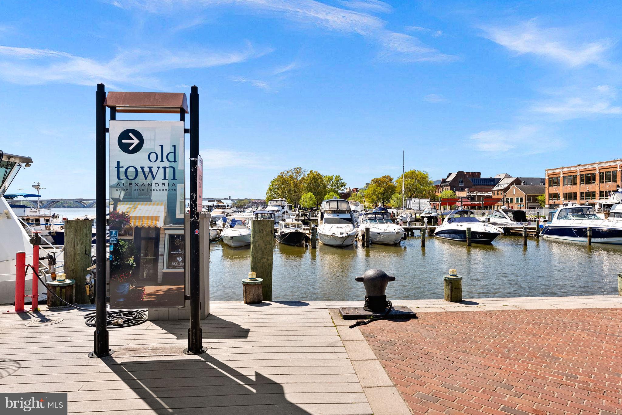 OLD TOWN ALEXANDRIA - Residential