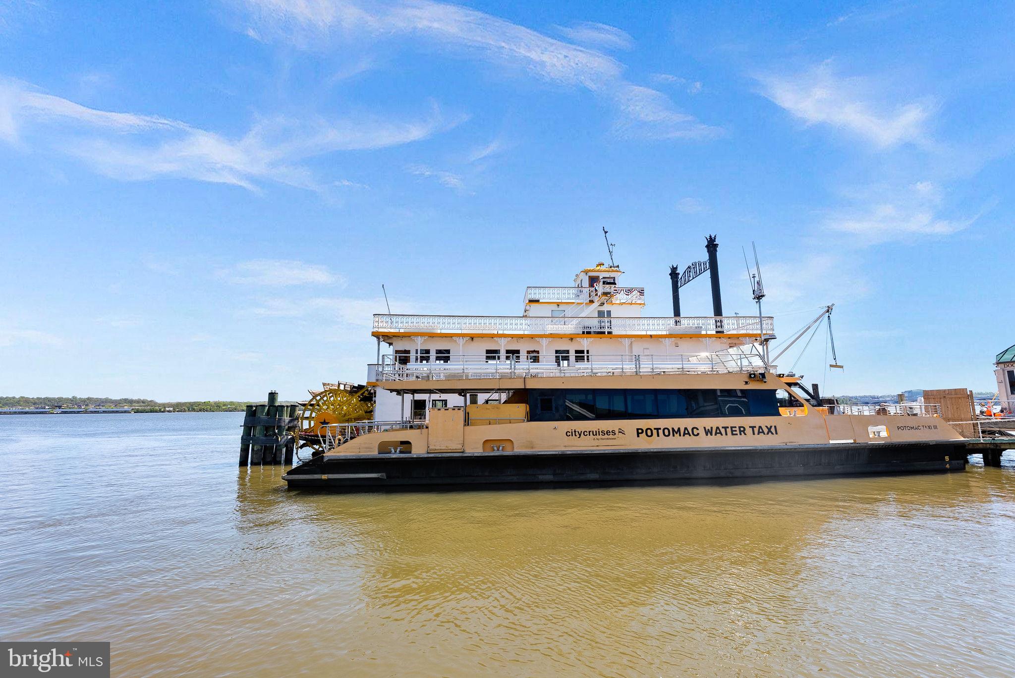 OLD TOWN ALEXANDRIA - Residential