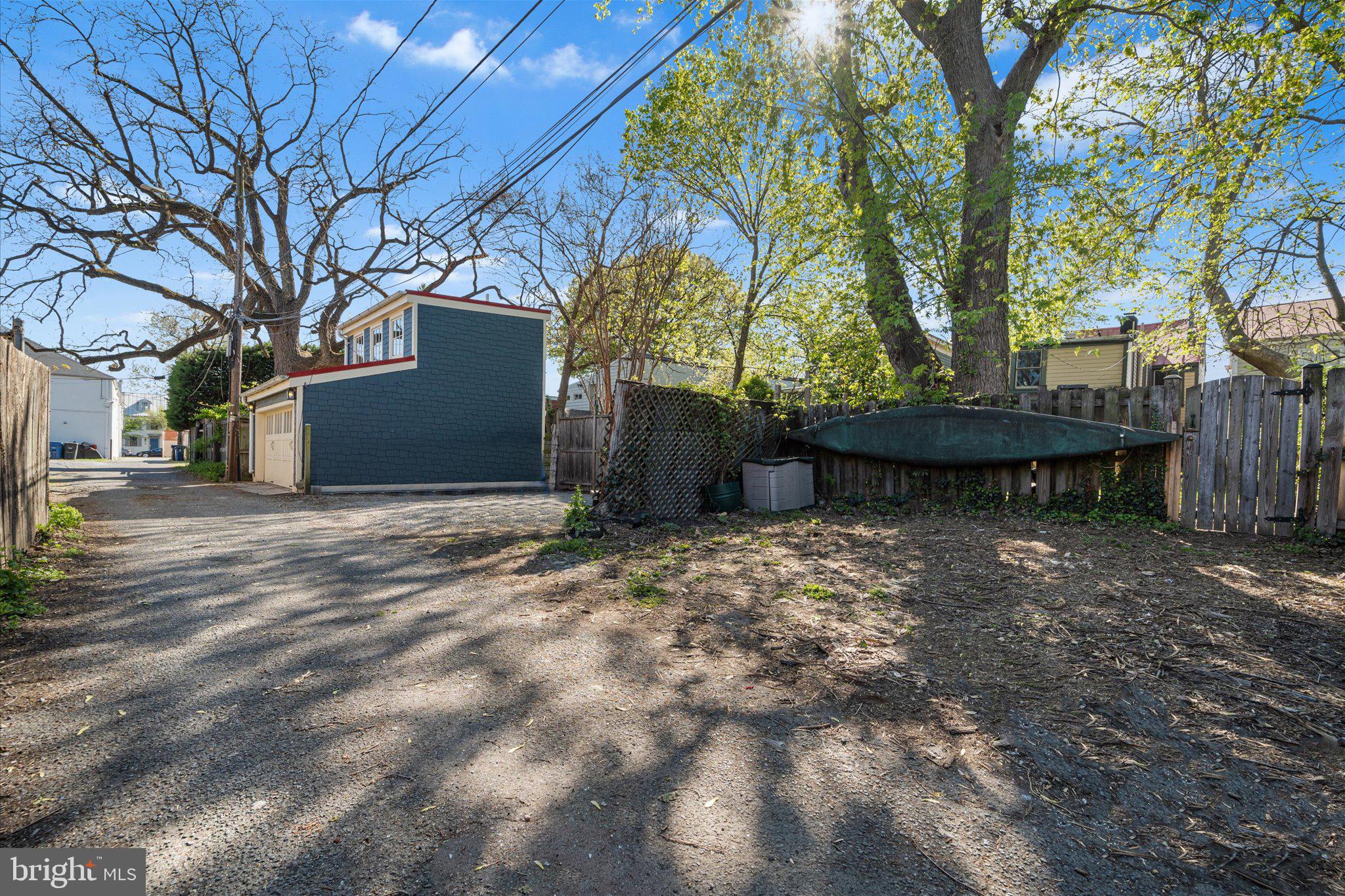 OLD TOWN ALEXANDRIA - Residential