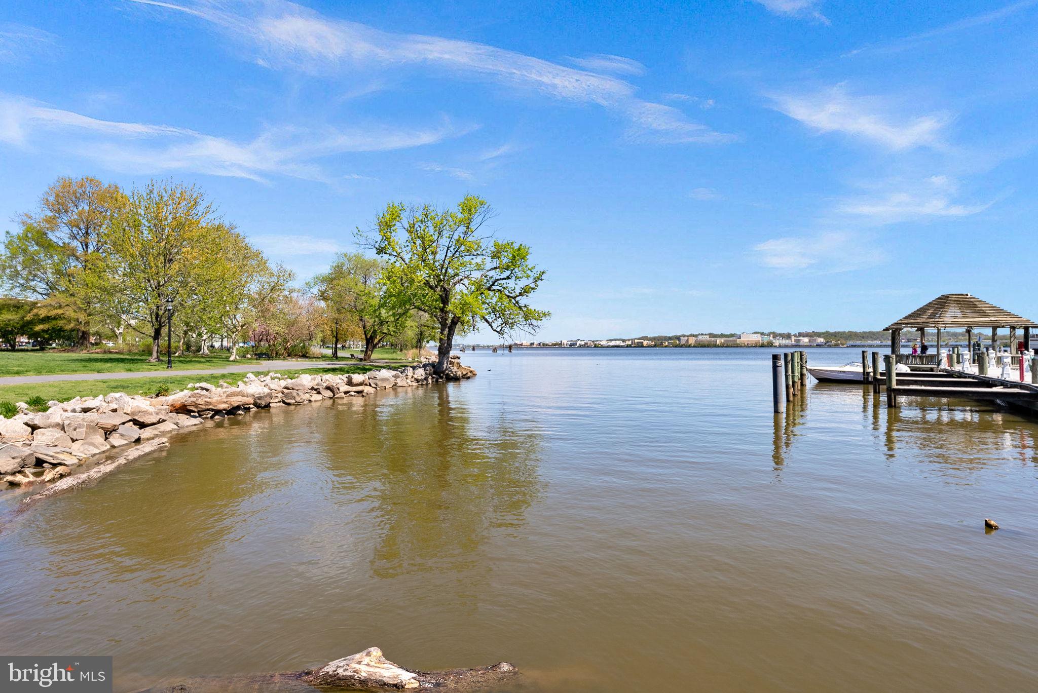 OLD TOWN ALEXANDRIA - Residential