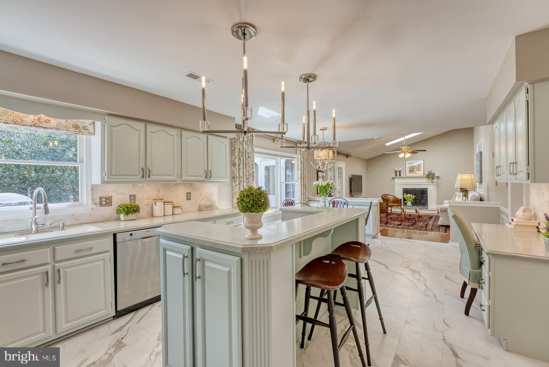 BROAD OAKS - Residential