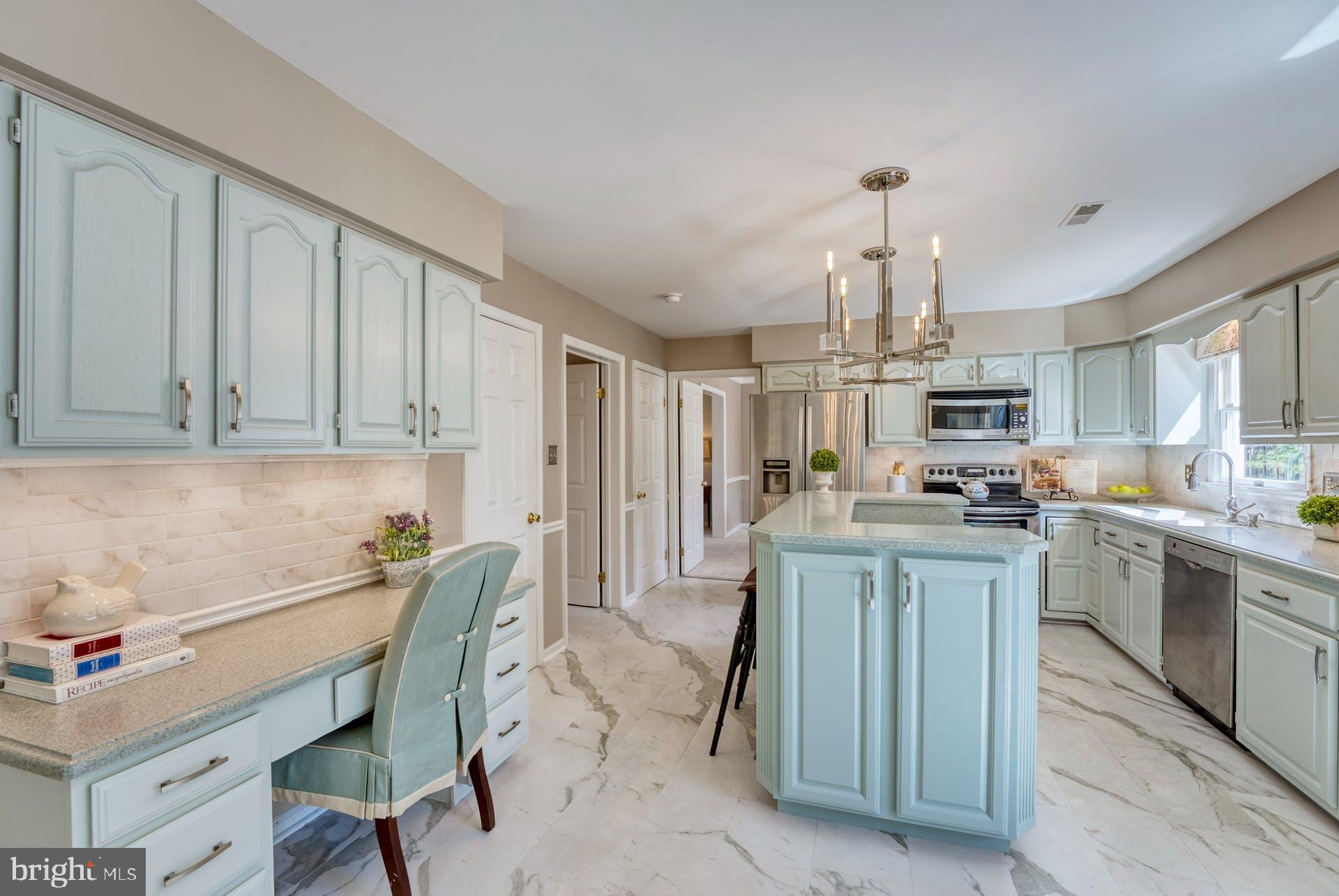 BROAD OAKS - Residential