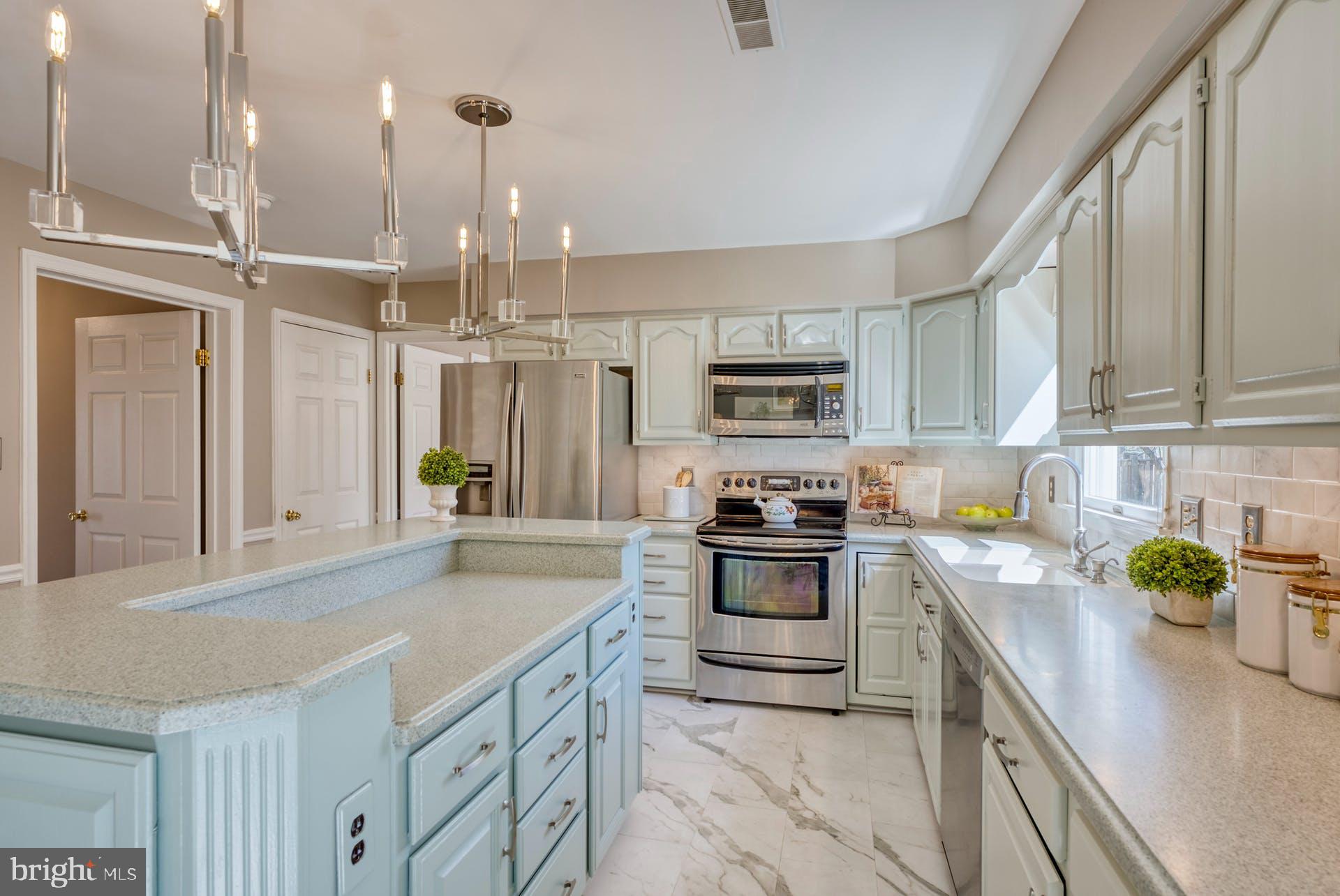 BROAD OAKS - Residential