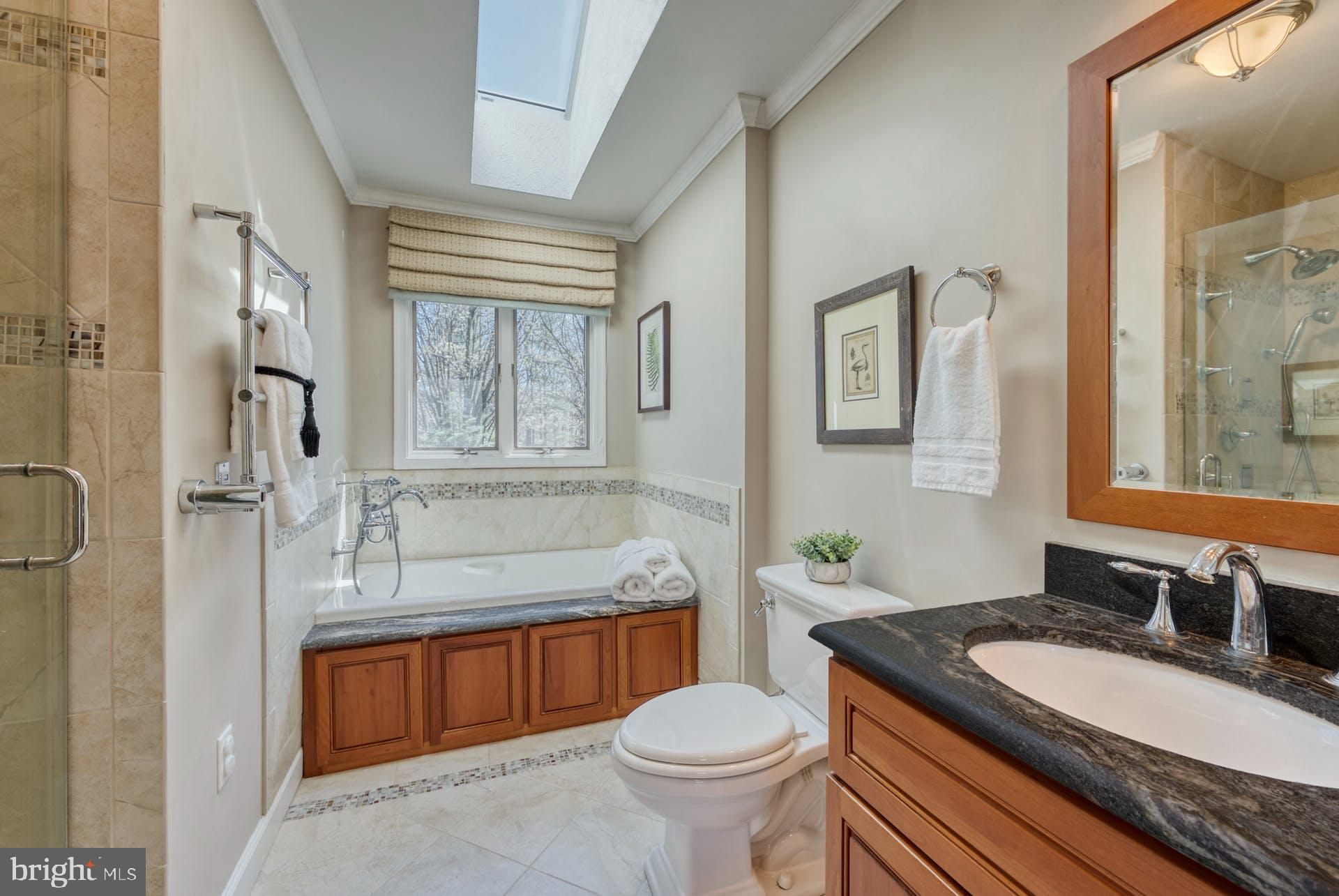 BROAD OAKS - Residential