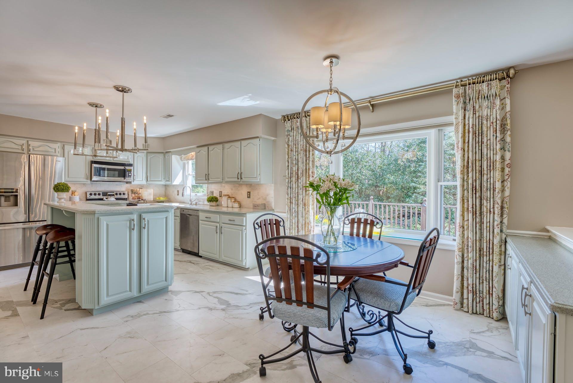 BROAD OAKS - Residential