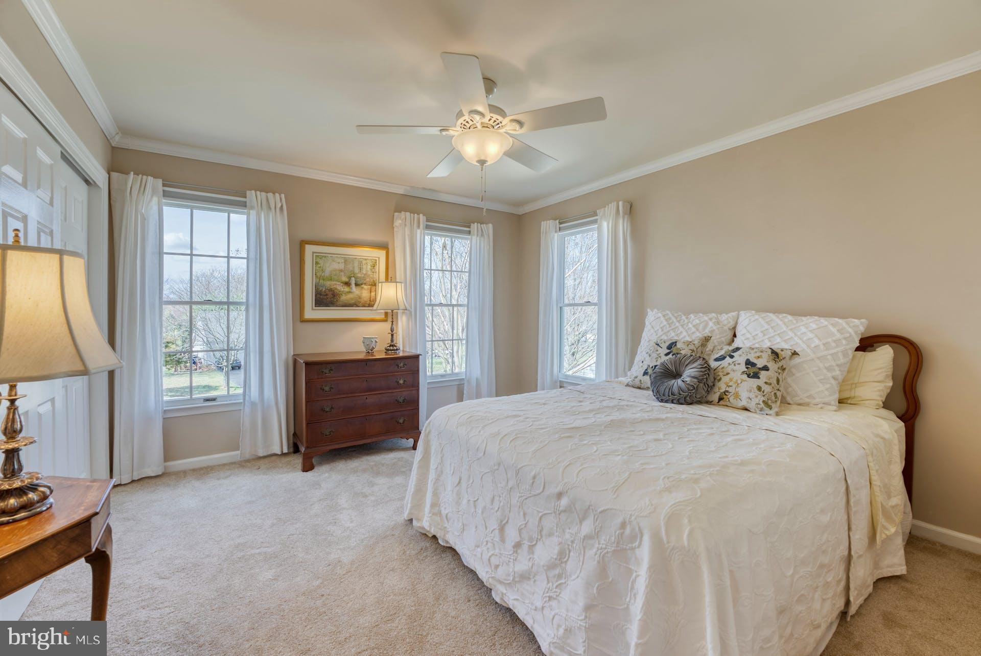 BROAD OAKS - Residential