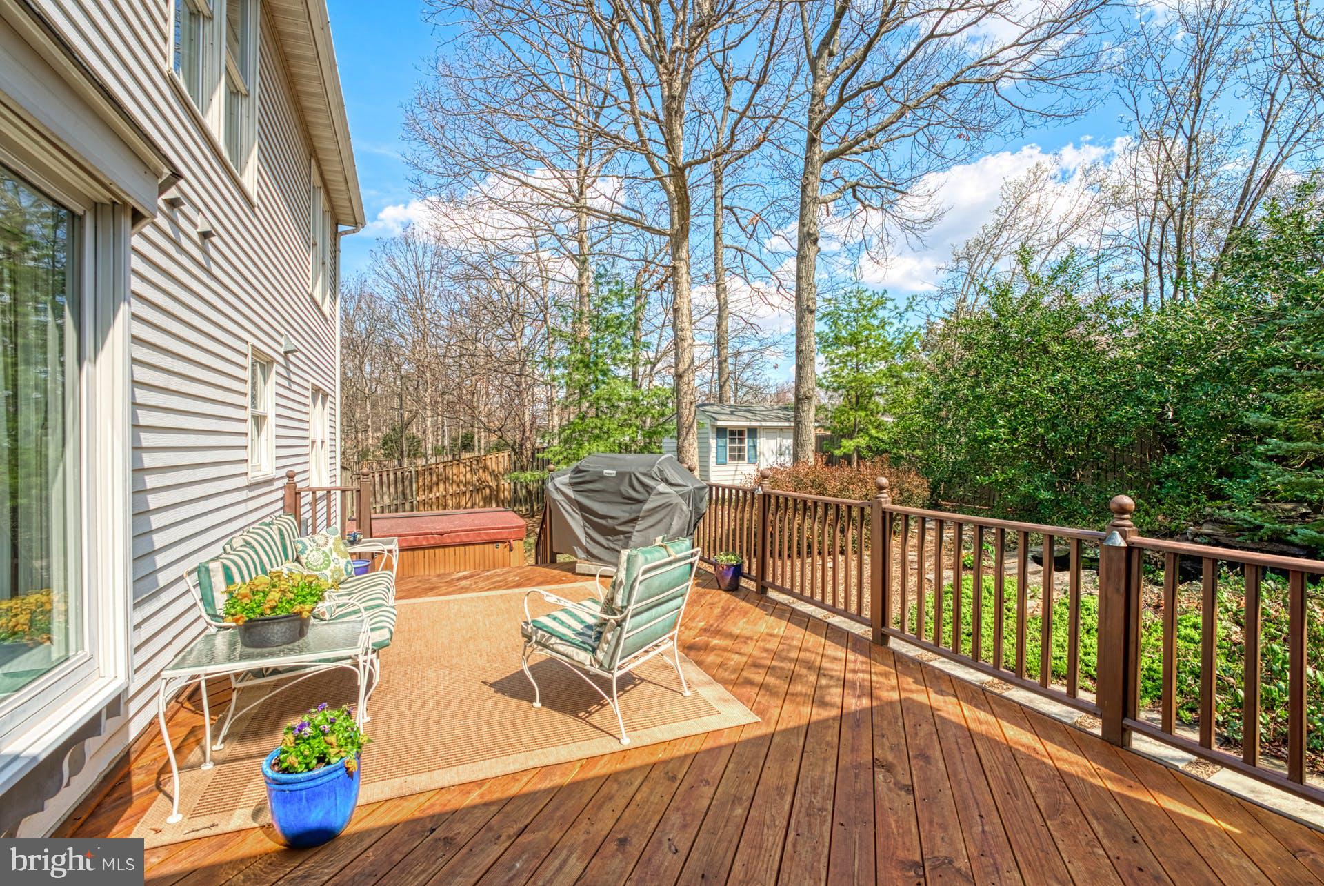 BROAD OAKS - Residential