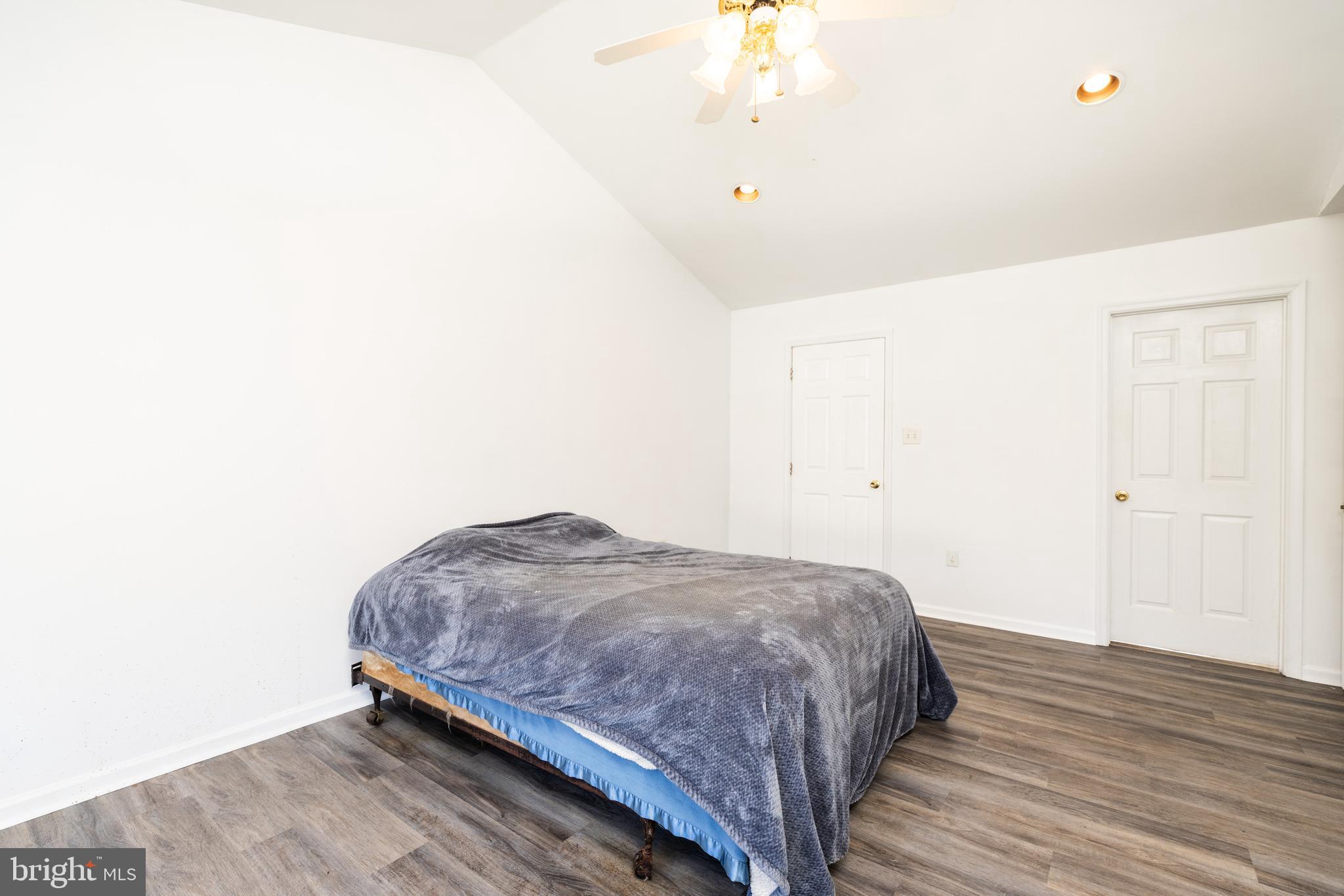 KIRKWOOD KNOLL - Residential