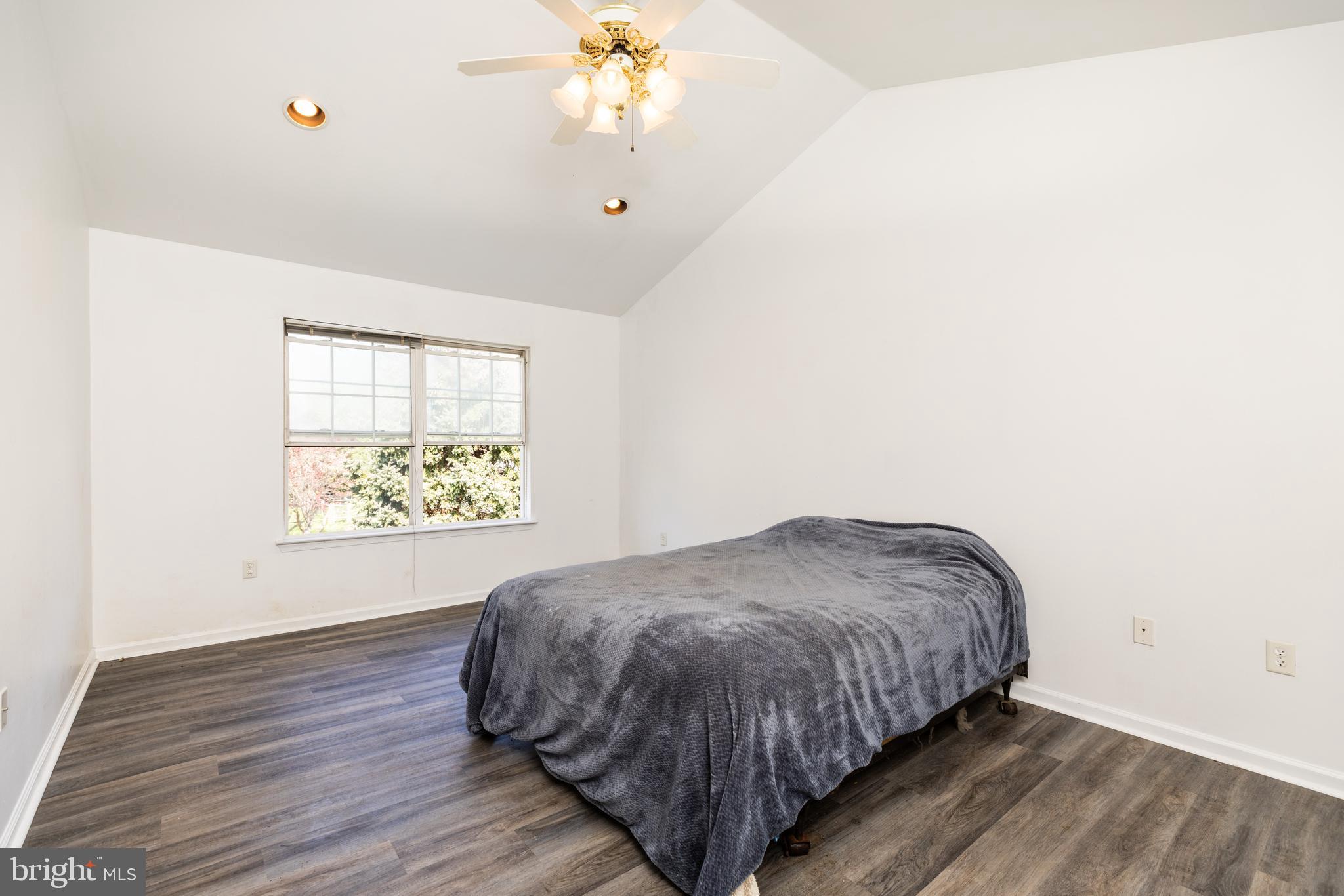 KIRKWOOD KNOLL - Residential