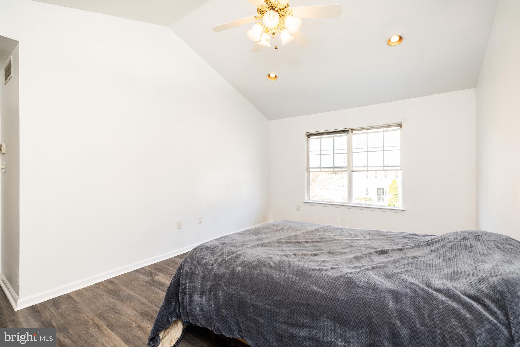 KIRKWOOD KNOLL - Residential