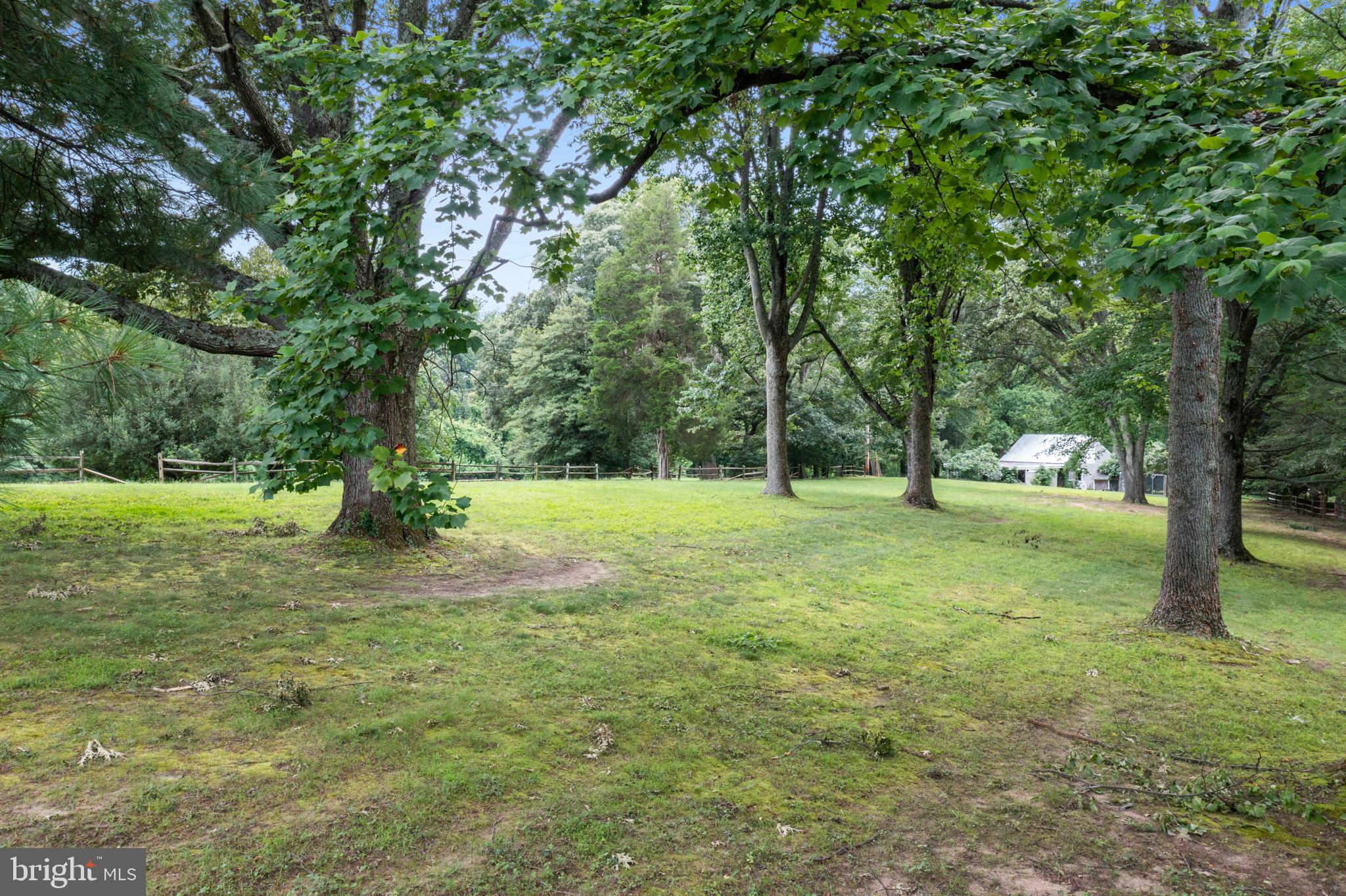 ARBUTUS BANKS - Residential